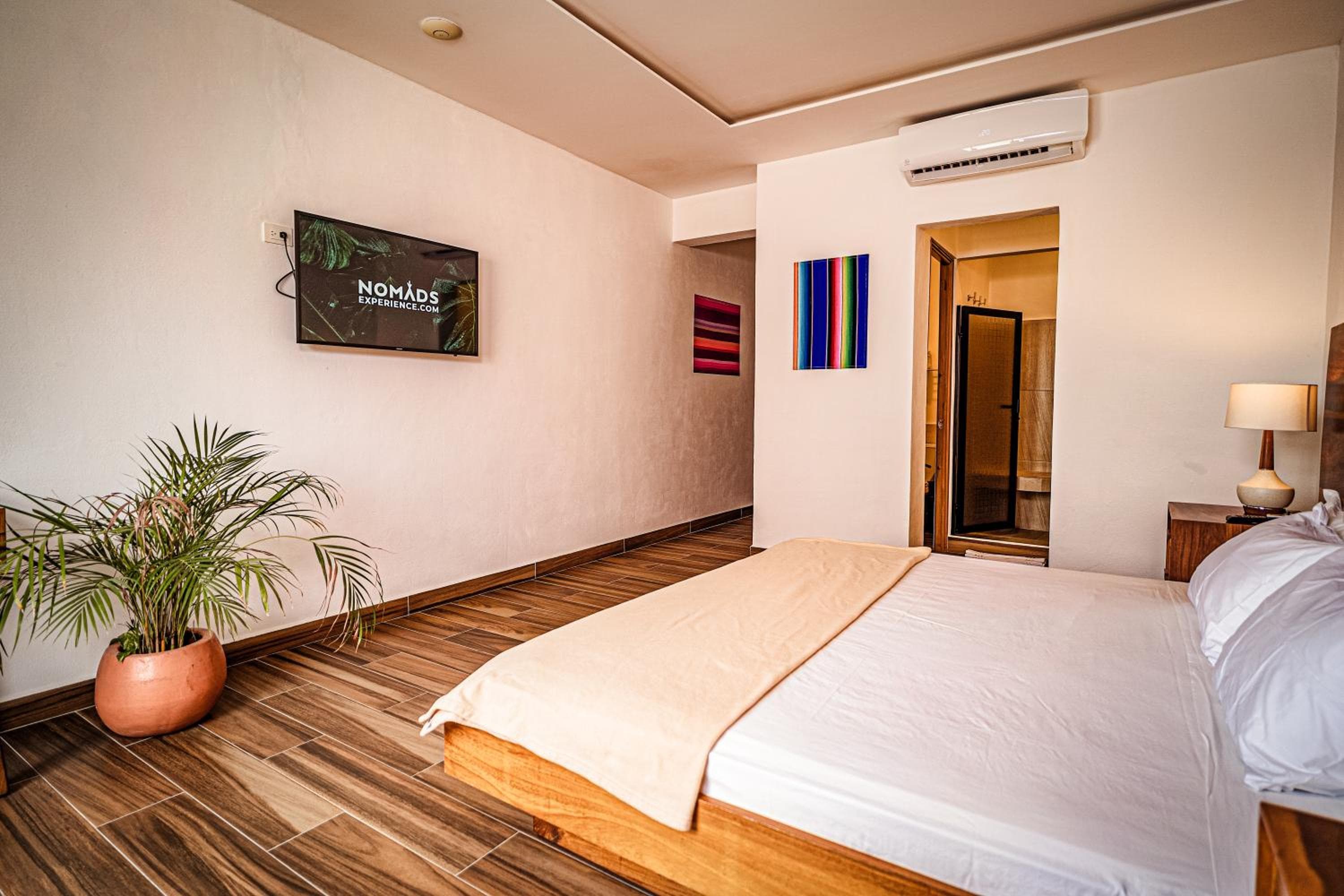 Nomads Party Hotel — 6