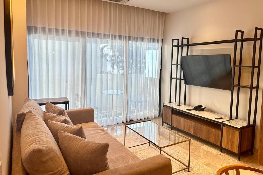 Luxury 1BR Condo Prime Location — 5