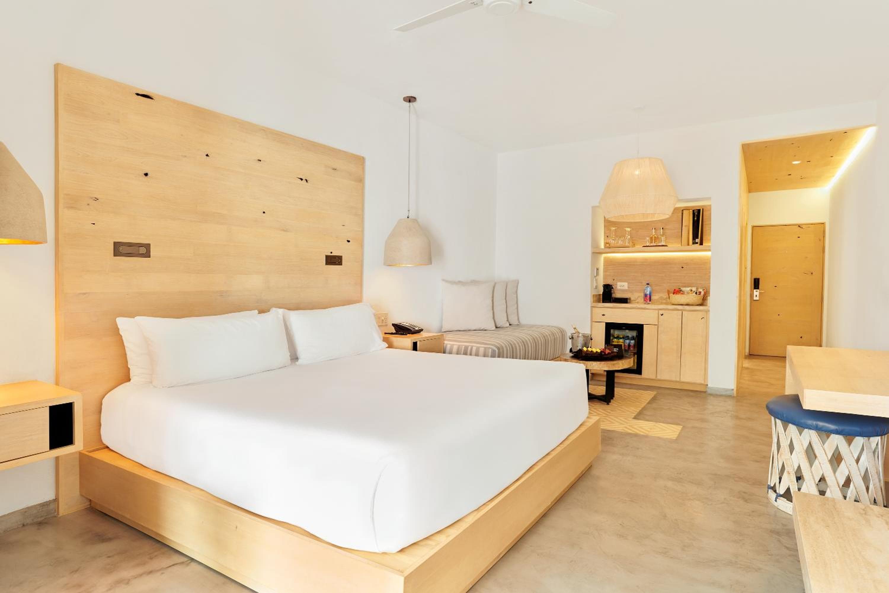 Bahia Hotel & Beach House — 11
