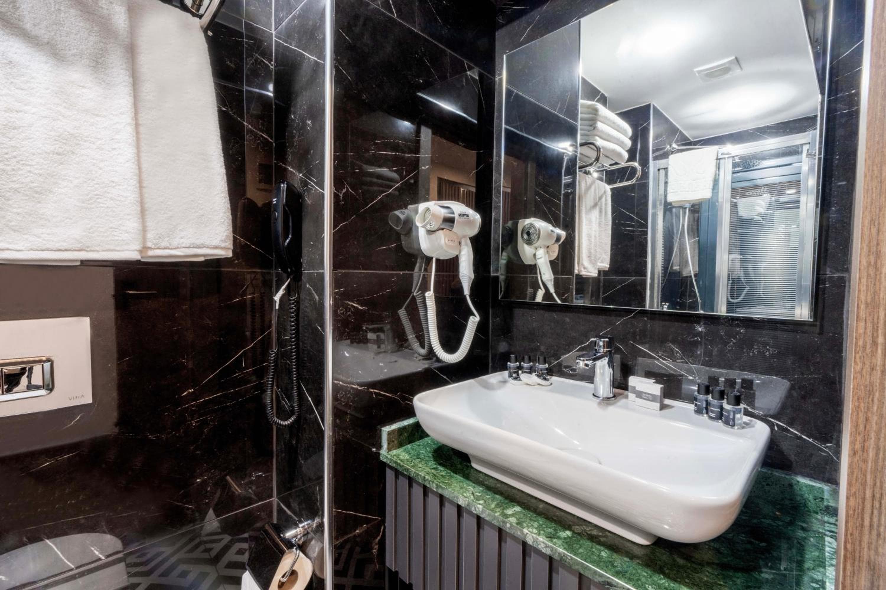 THE BOSFOR HOTEL — 7