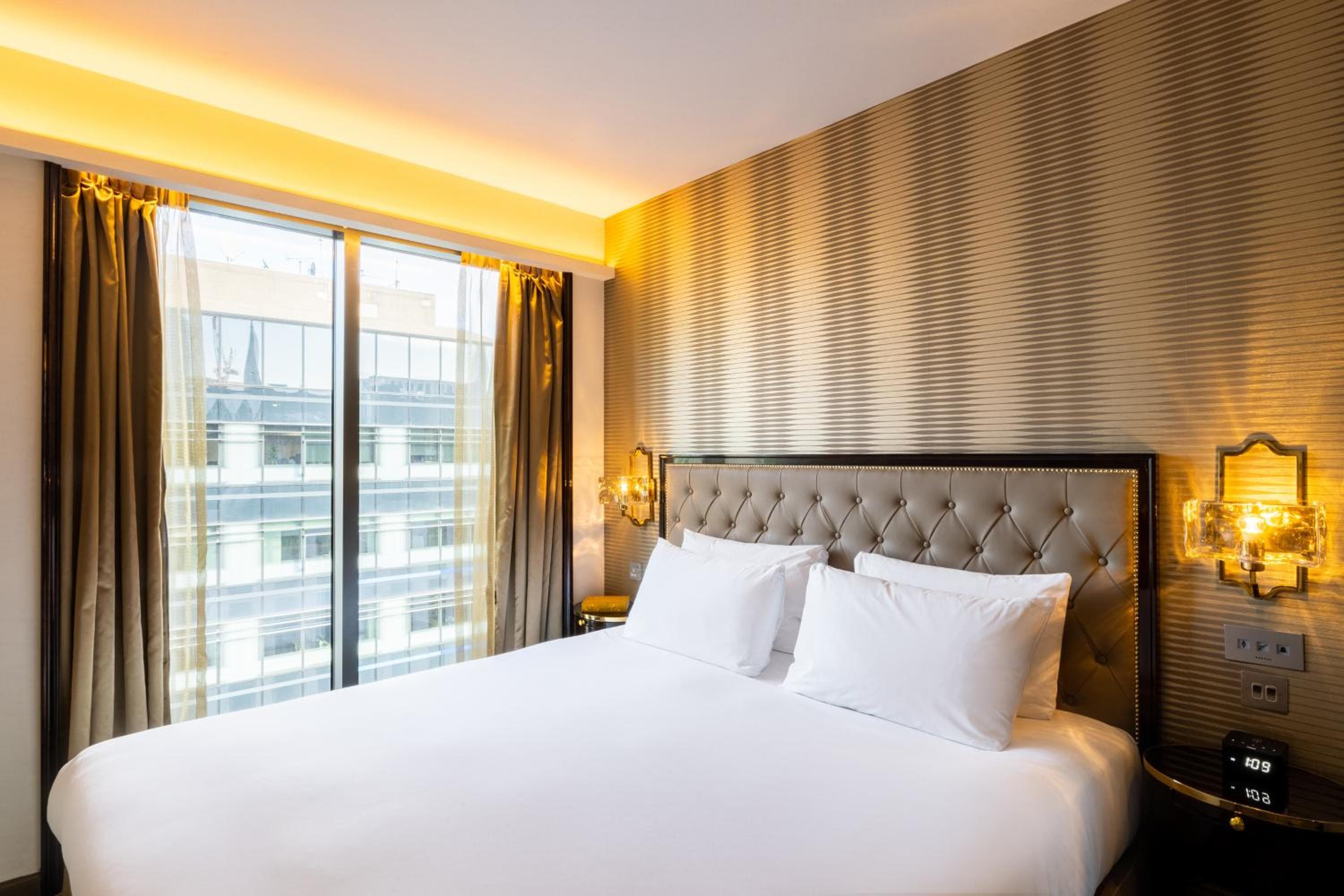 Hotel Saint London — 4