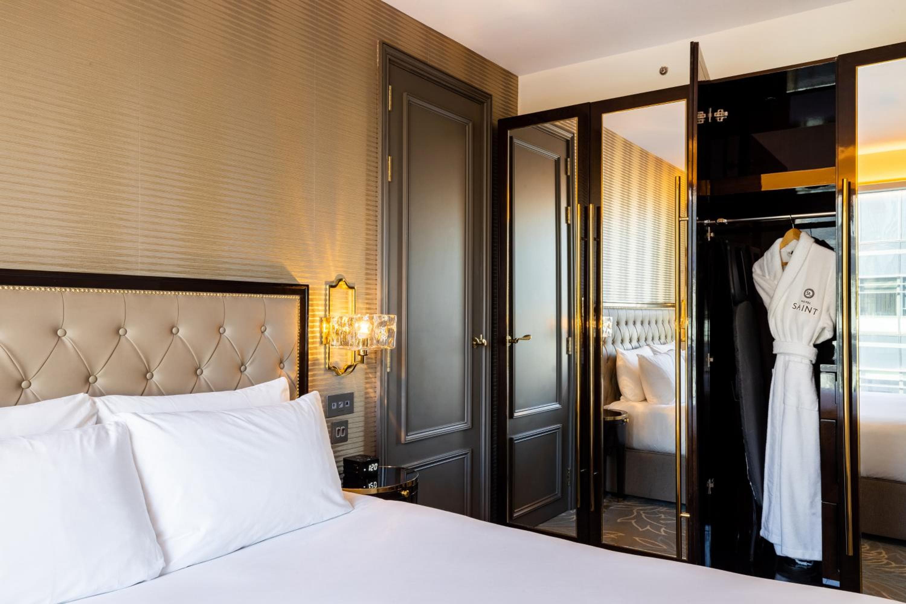 Hotel Saint London — 3