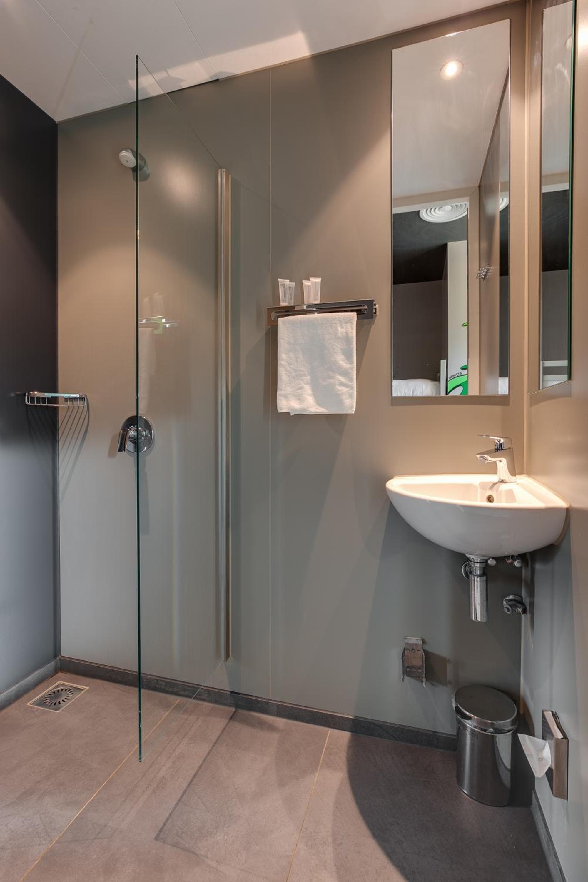 ClinkNOORD Hostel — 21