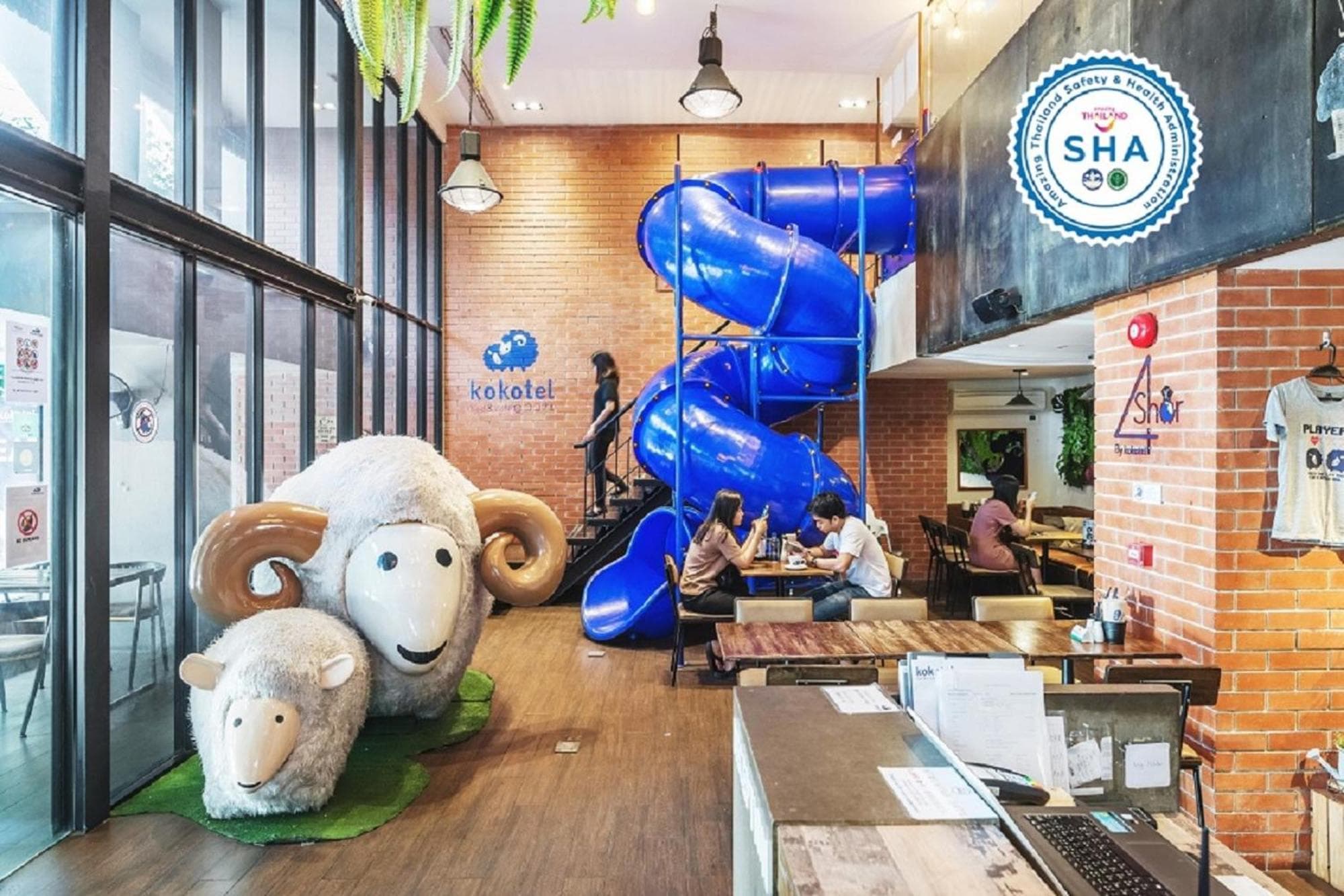 Kokotel Bangkok Surawong — 2
