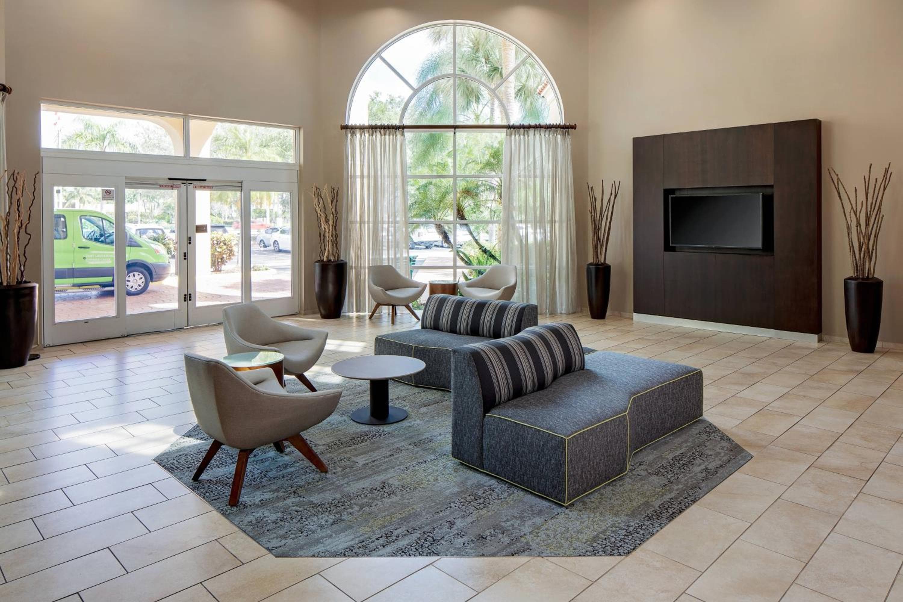 Courtyard by Marriott Fort Lauderdale North/Cypress Creek — 4