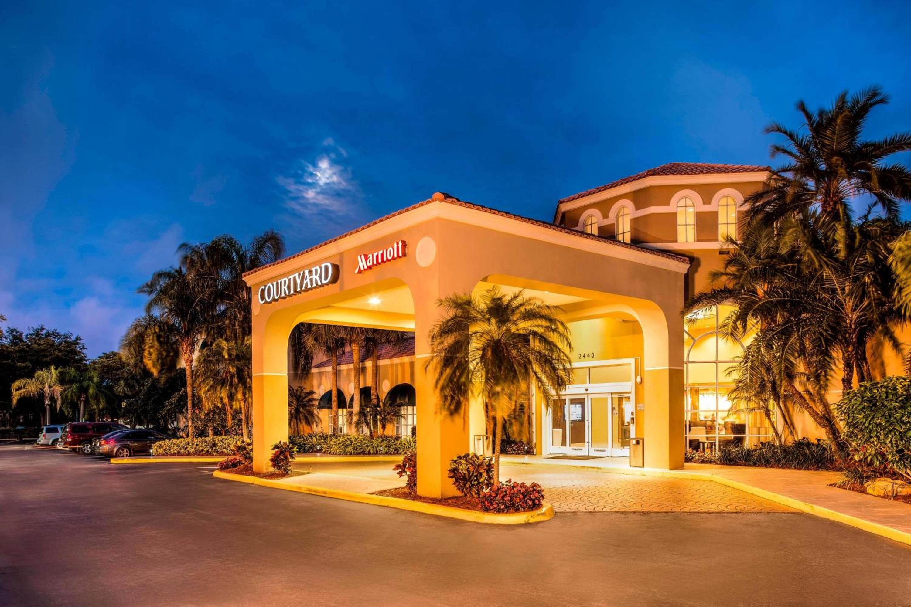 Courtyard by Marriott Fort Lauderdale North/Cypress Creek — 1