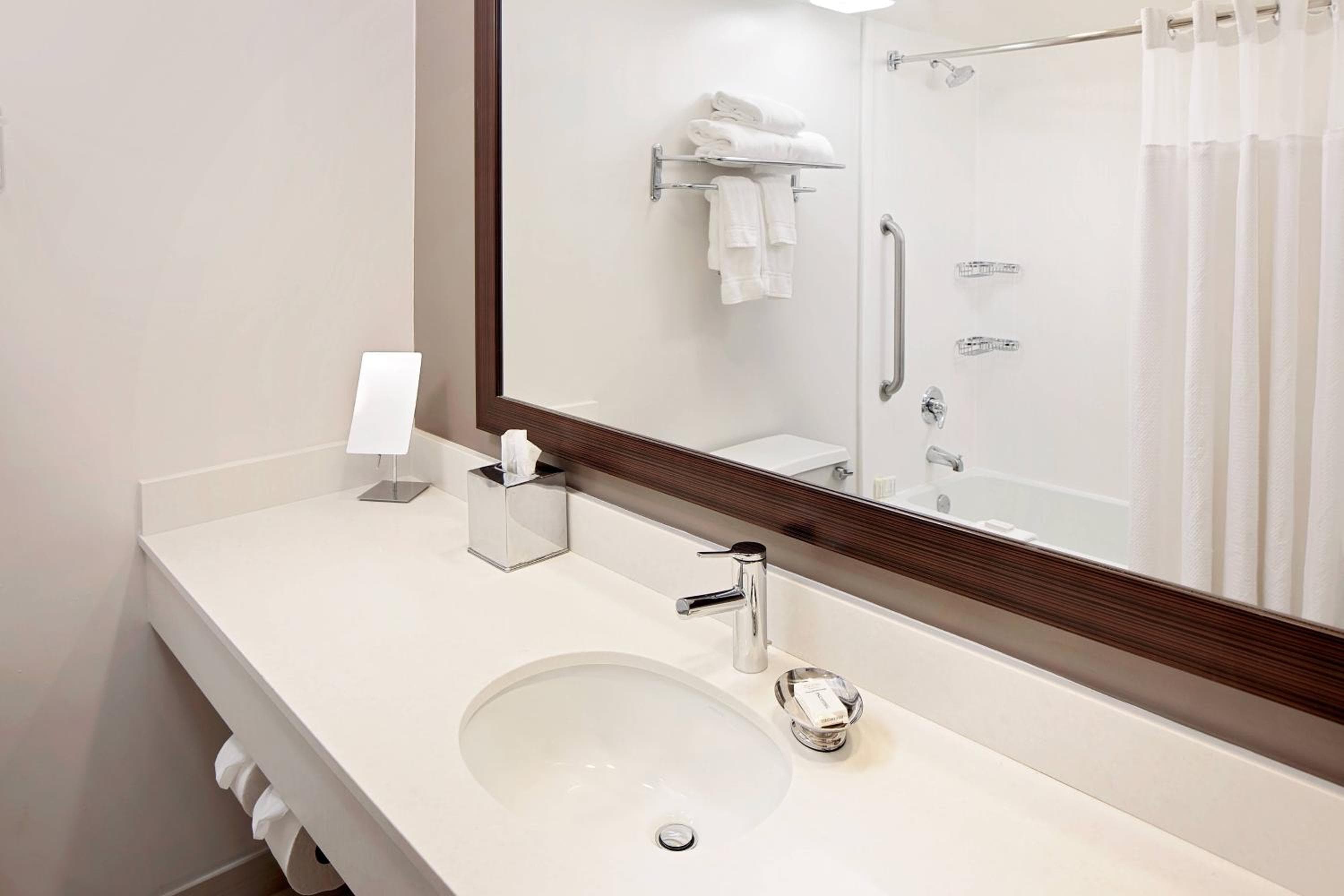 Courtyard by Marriott Fort Lauderdale North/Cypress Creek — 12