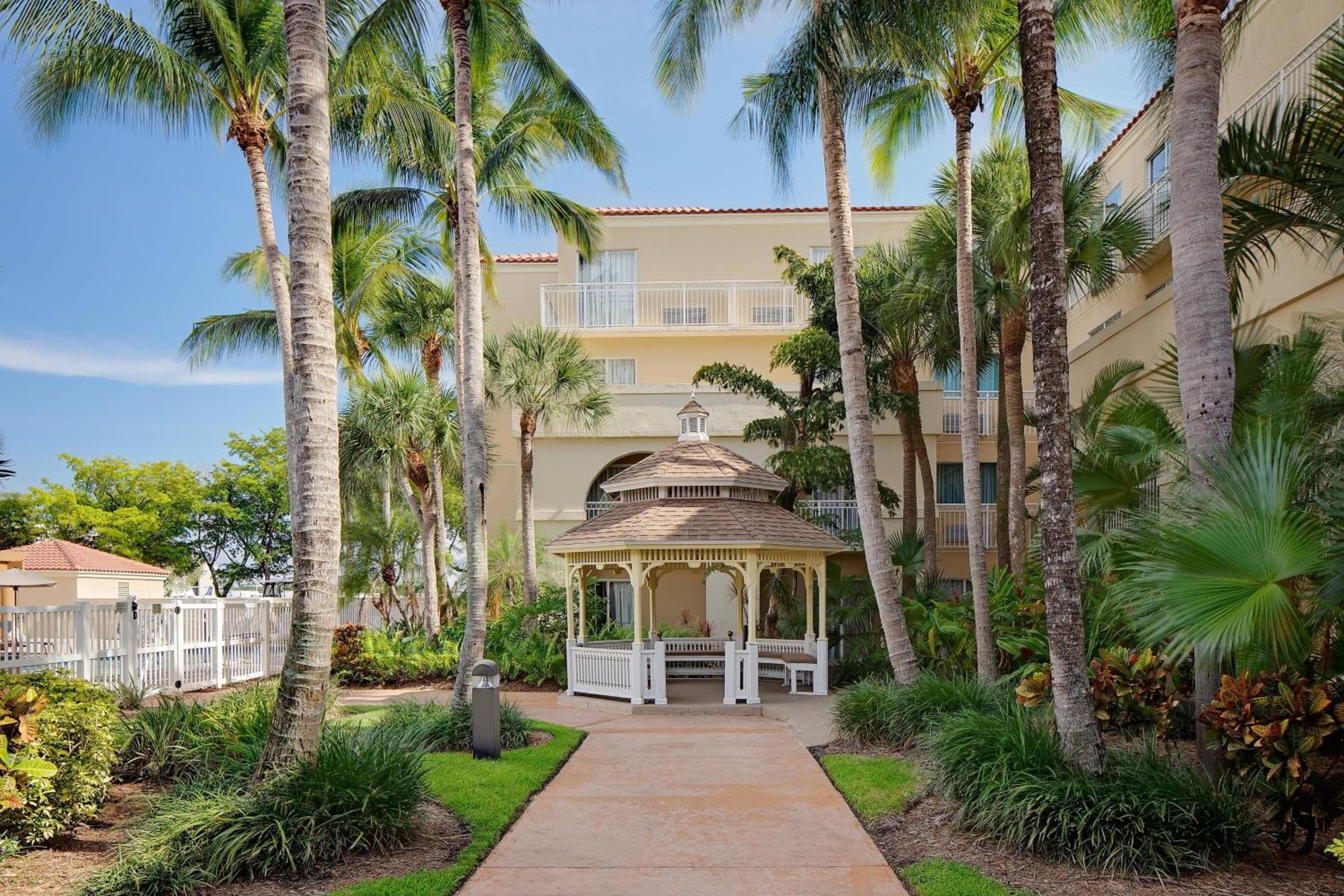 Courtyard by Marriott Fort Lauderdale North/Cypress Creek — 30