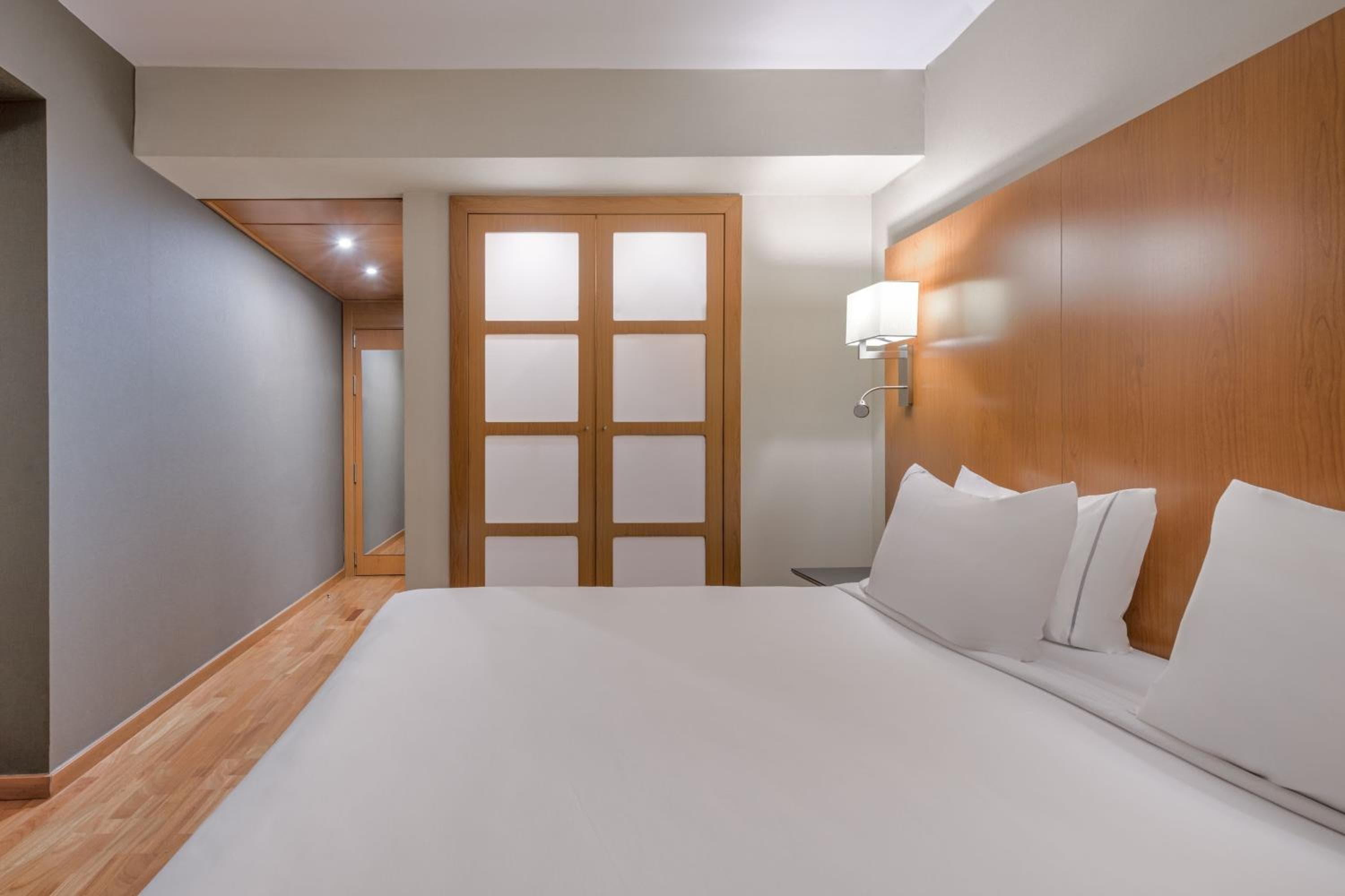 AC Hotel Sevilla Fórum by Marriott — 13