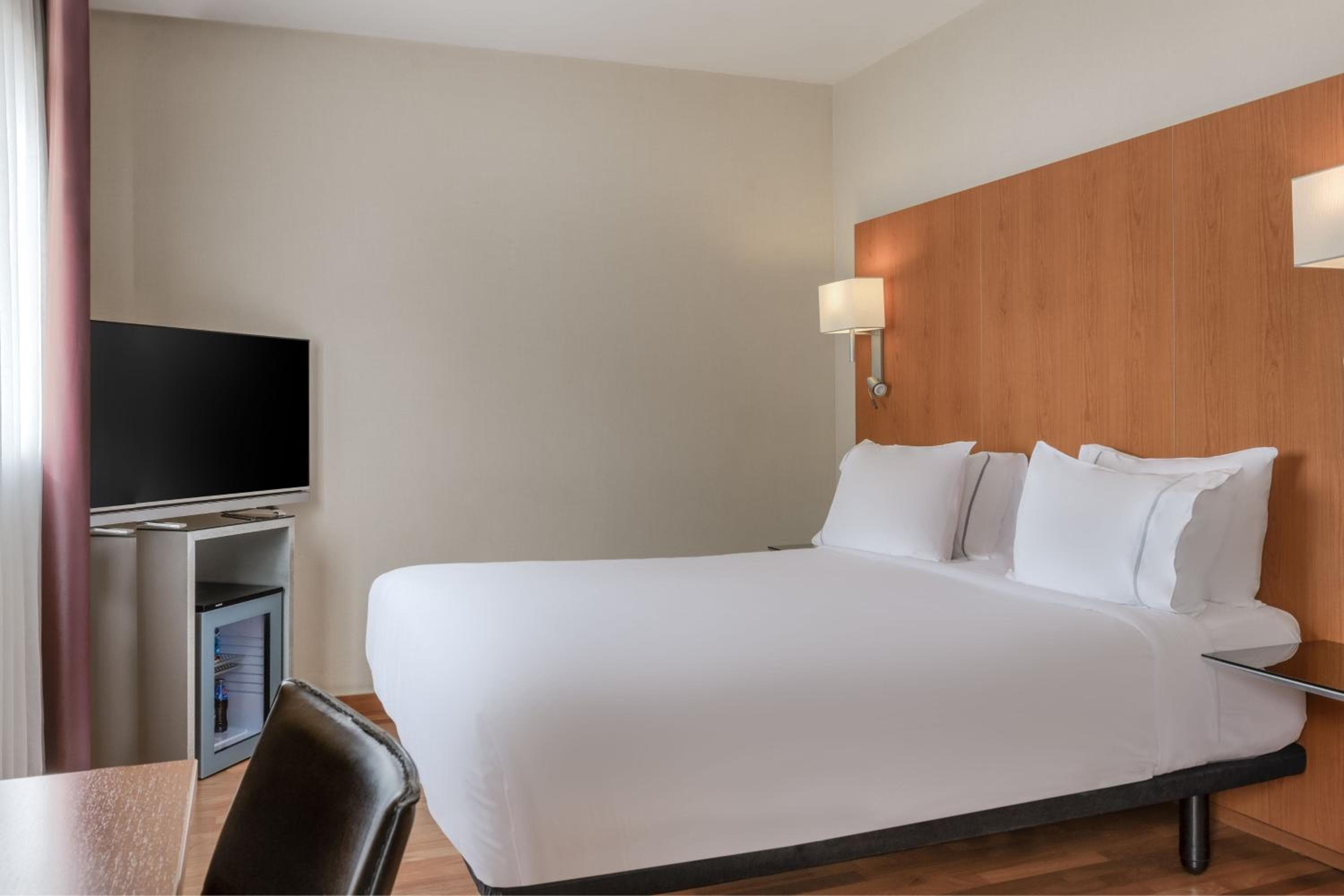 AC Hotel Sevilla Fórum by Marriott — 4