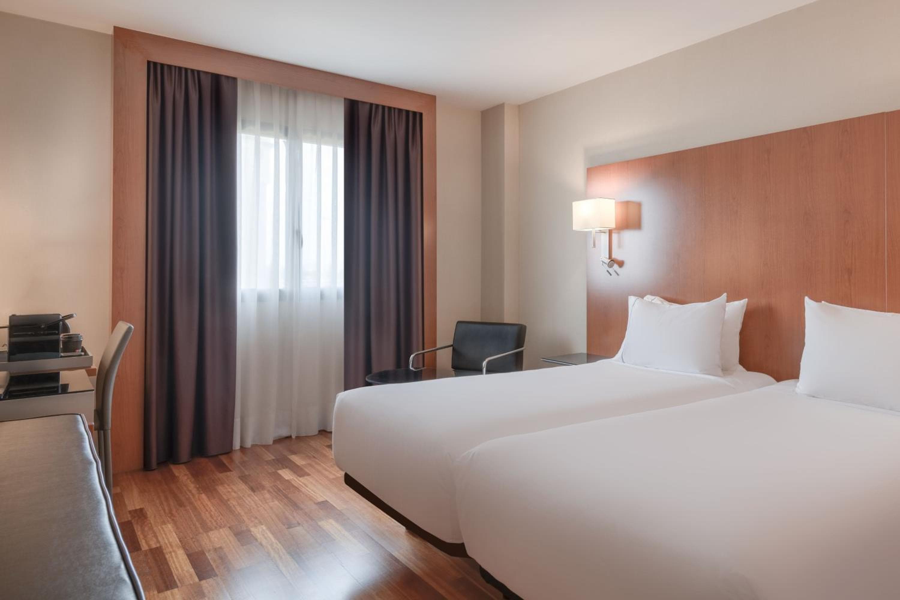 AC Hotel Sevilla Fórum by Marriott — 9
