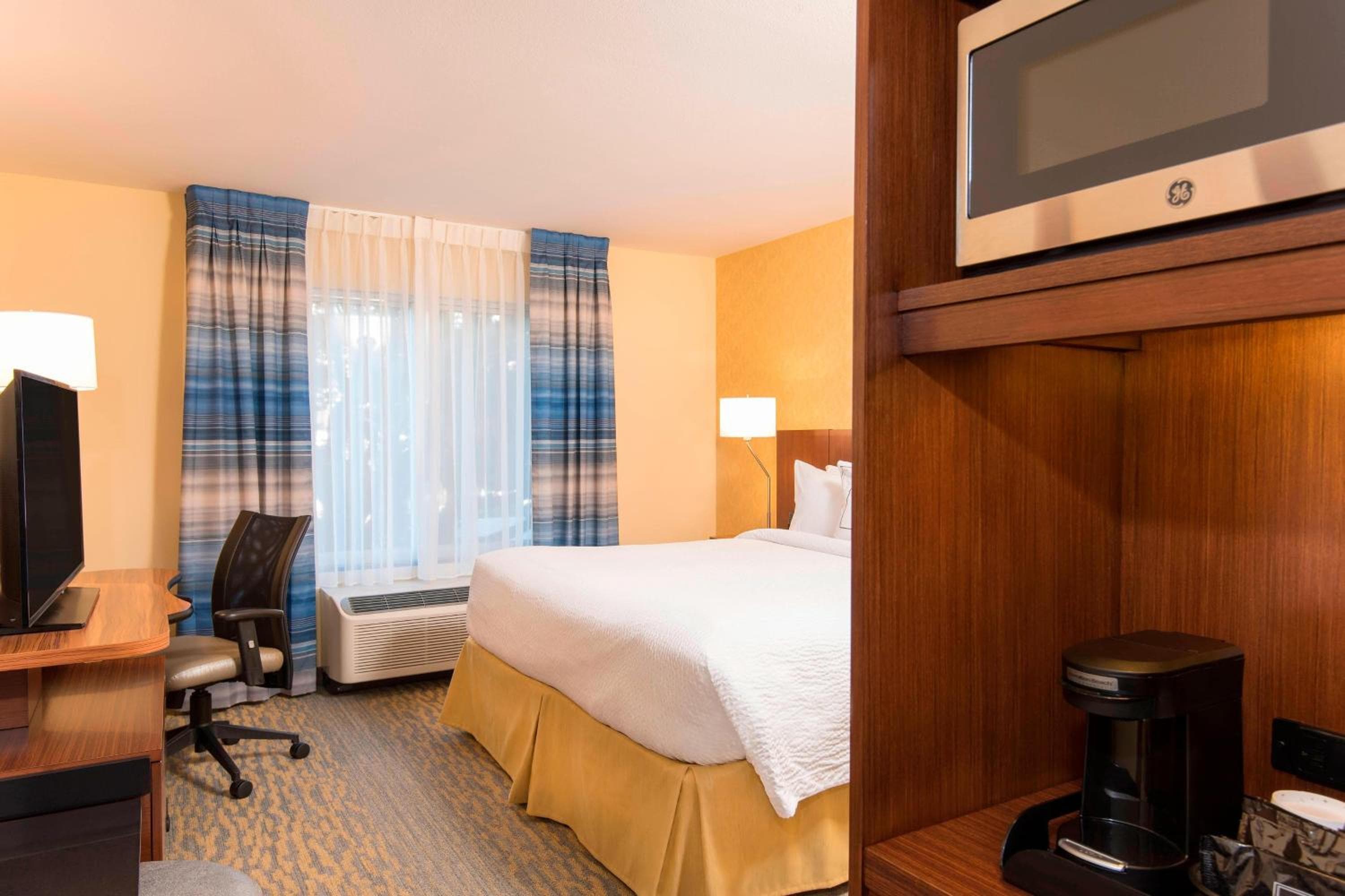 Fairfield Inn & Suites by Marriott Tampa Westshore/Aeropuerto — 10