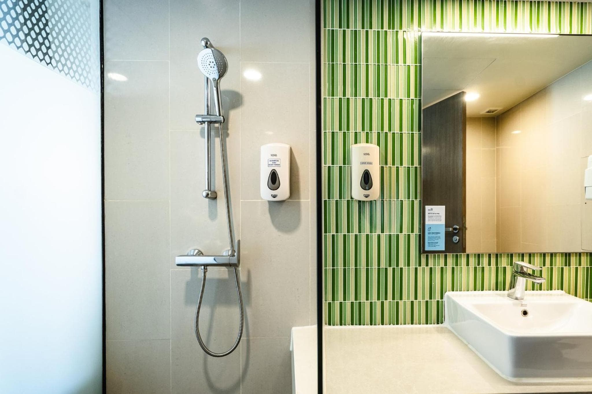 Holiday Inn Express Bangkok Sukhumvit 11 by IHG — 8