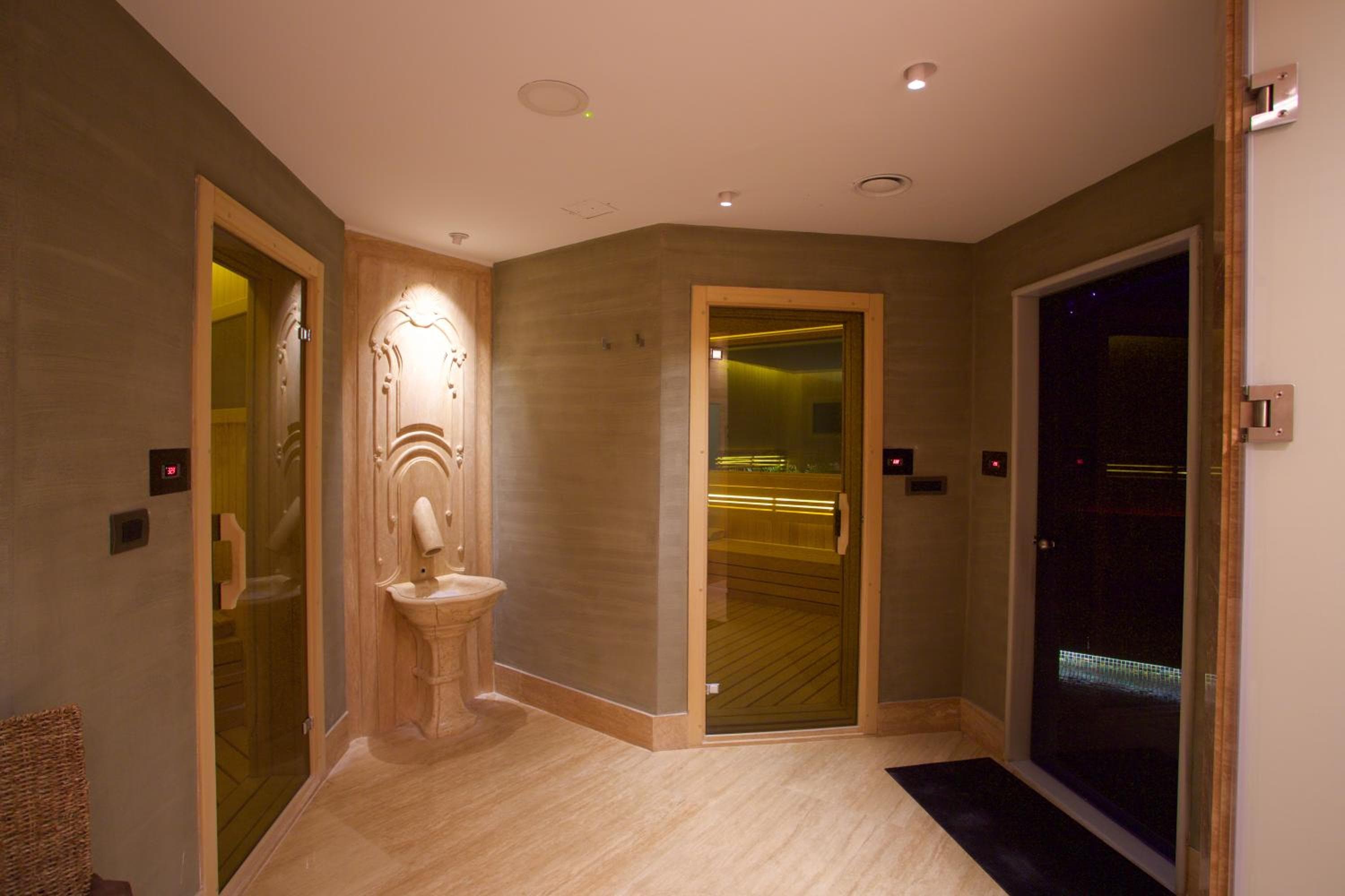 Dosso Dossi Hotels & SPA Downtown — 15