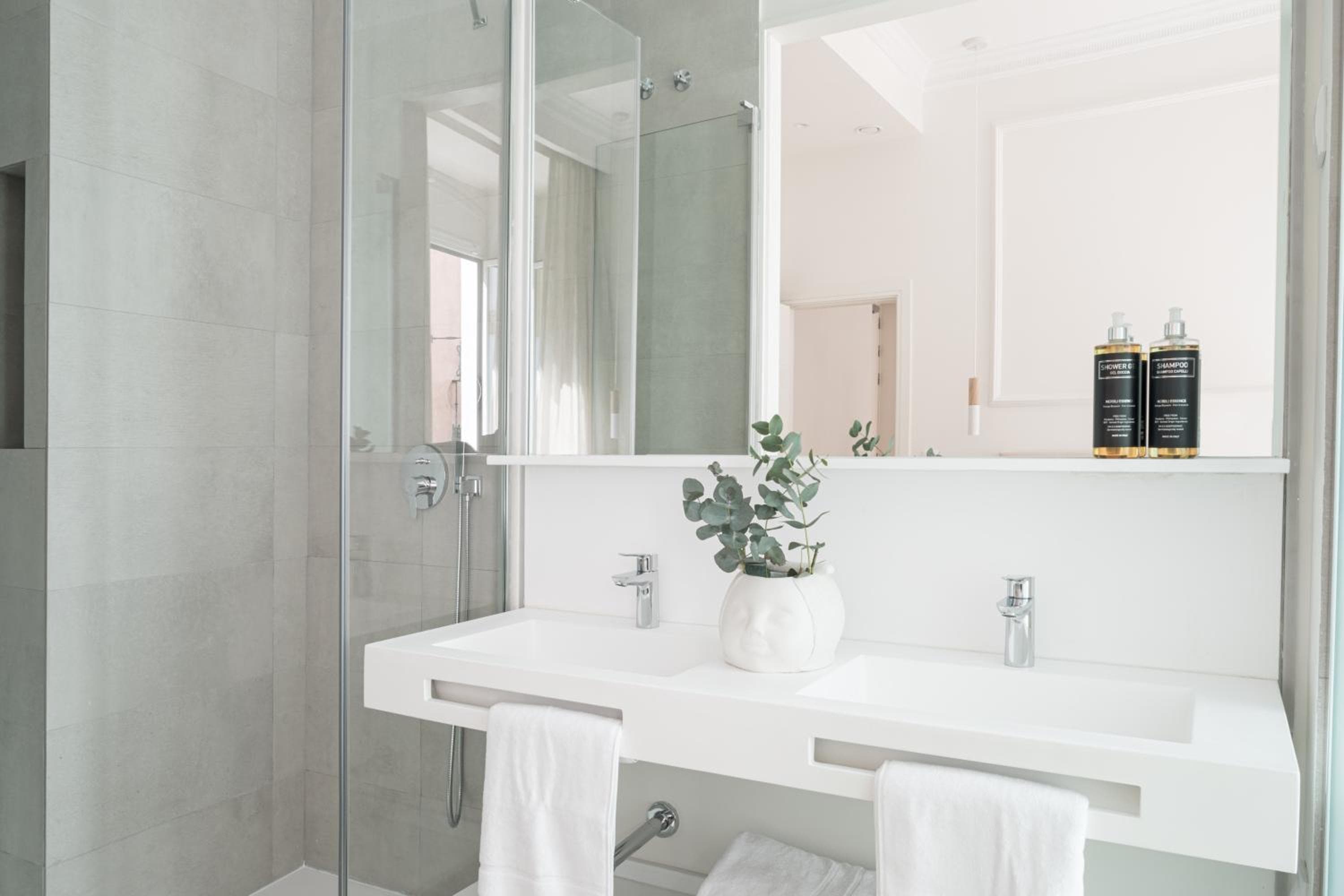 Mylu Suites by Puerta Catedral — 30