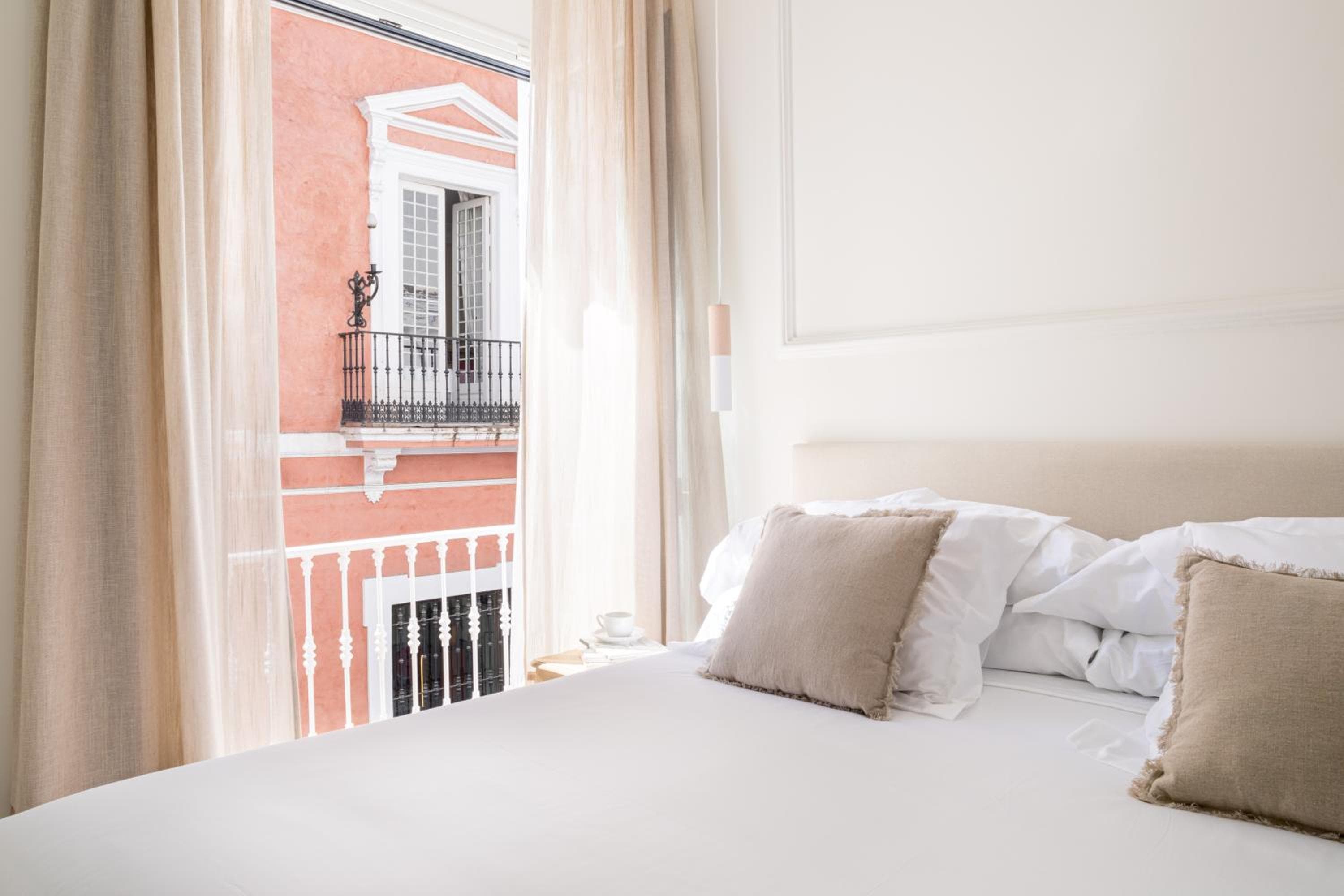 Mylu Suites by Puerta Catedral — 13