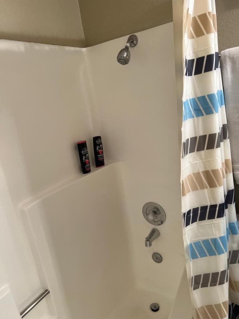 Amazing Universal Studios Loft FREE parking — 5