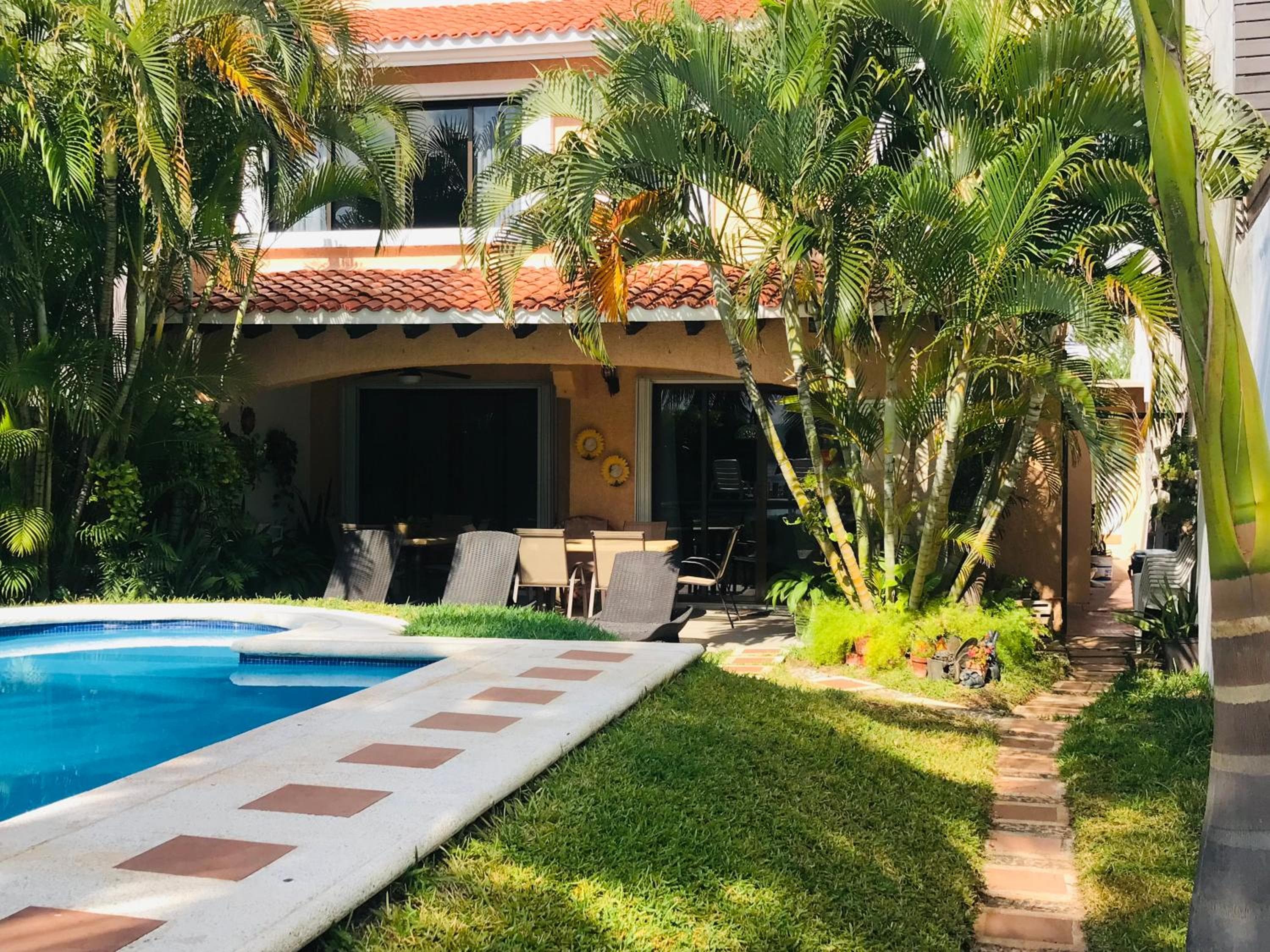 Magnifica Villa Palmeras luxurious 4 Br 6 Bds 4 Ba private pool lagoon front super fast Wifi — 11