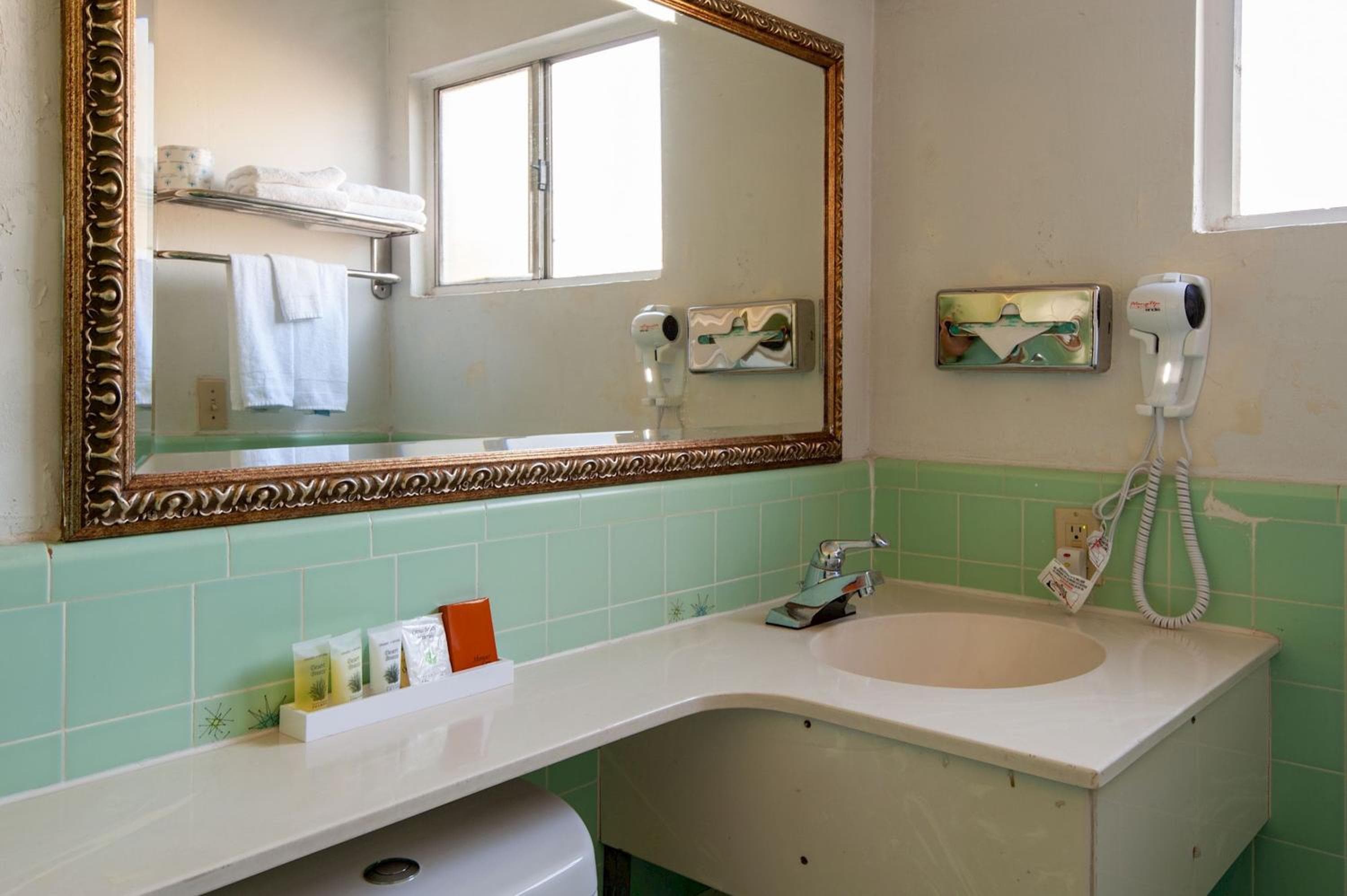 Studio City Court Yard Hotel - Studio City Innenhof Hotel — 17