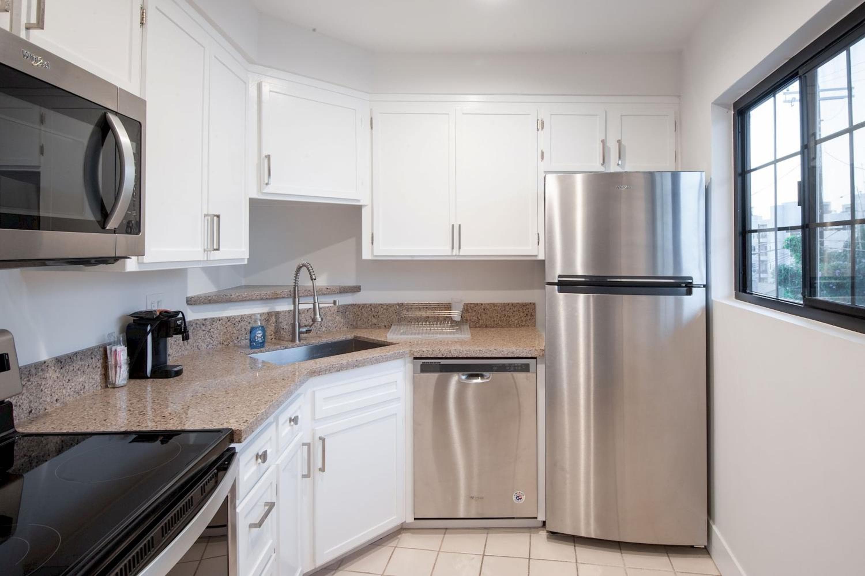 Studio City Court Yard Hotel - Studio City Innenhof Hotel — 18
