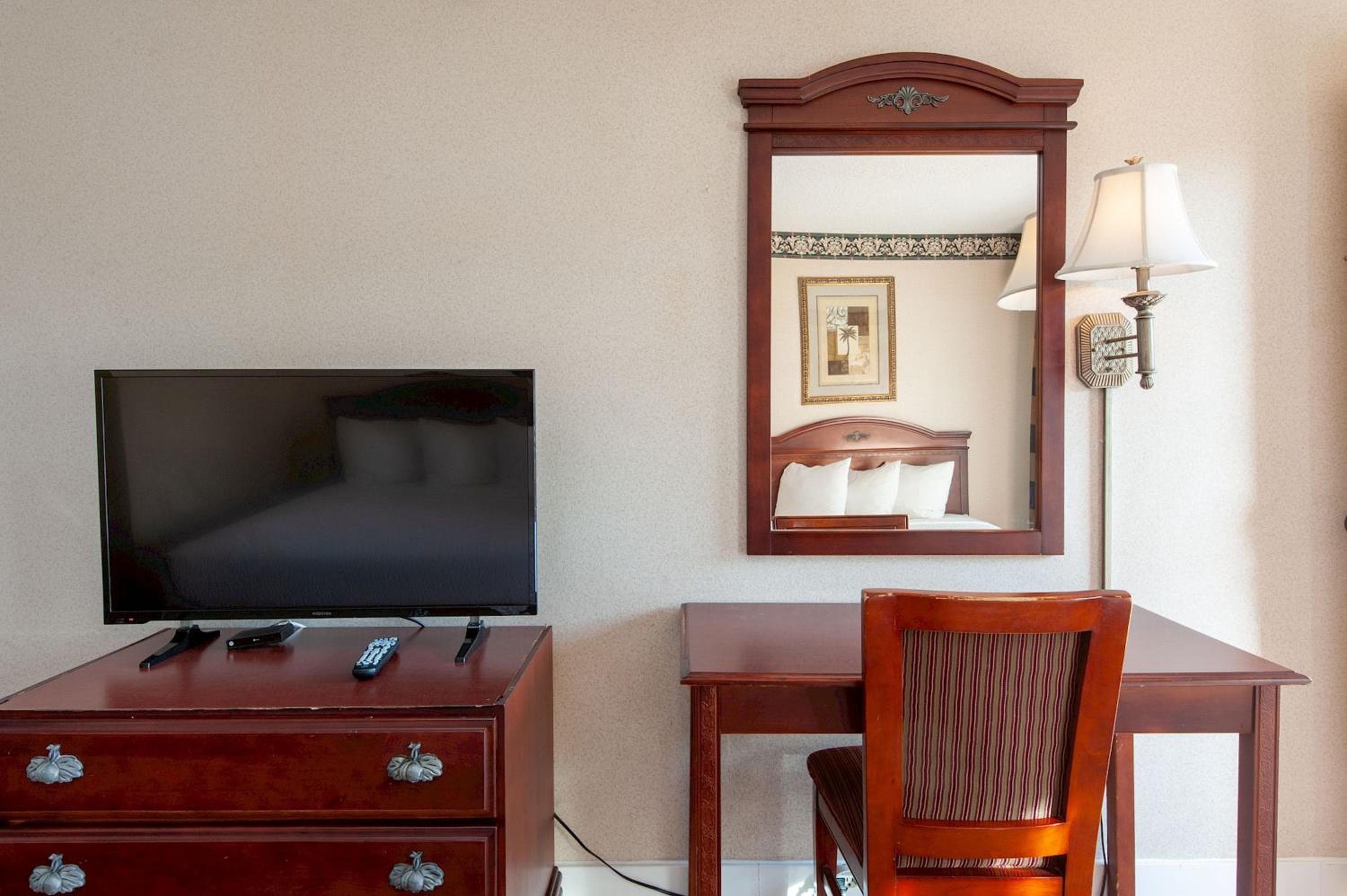 Studio City Court Yard Hotel - Studio City Innenhof Hotel — 26