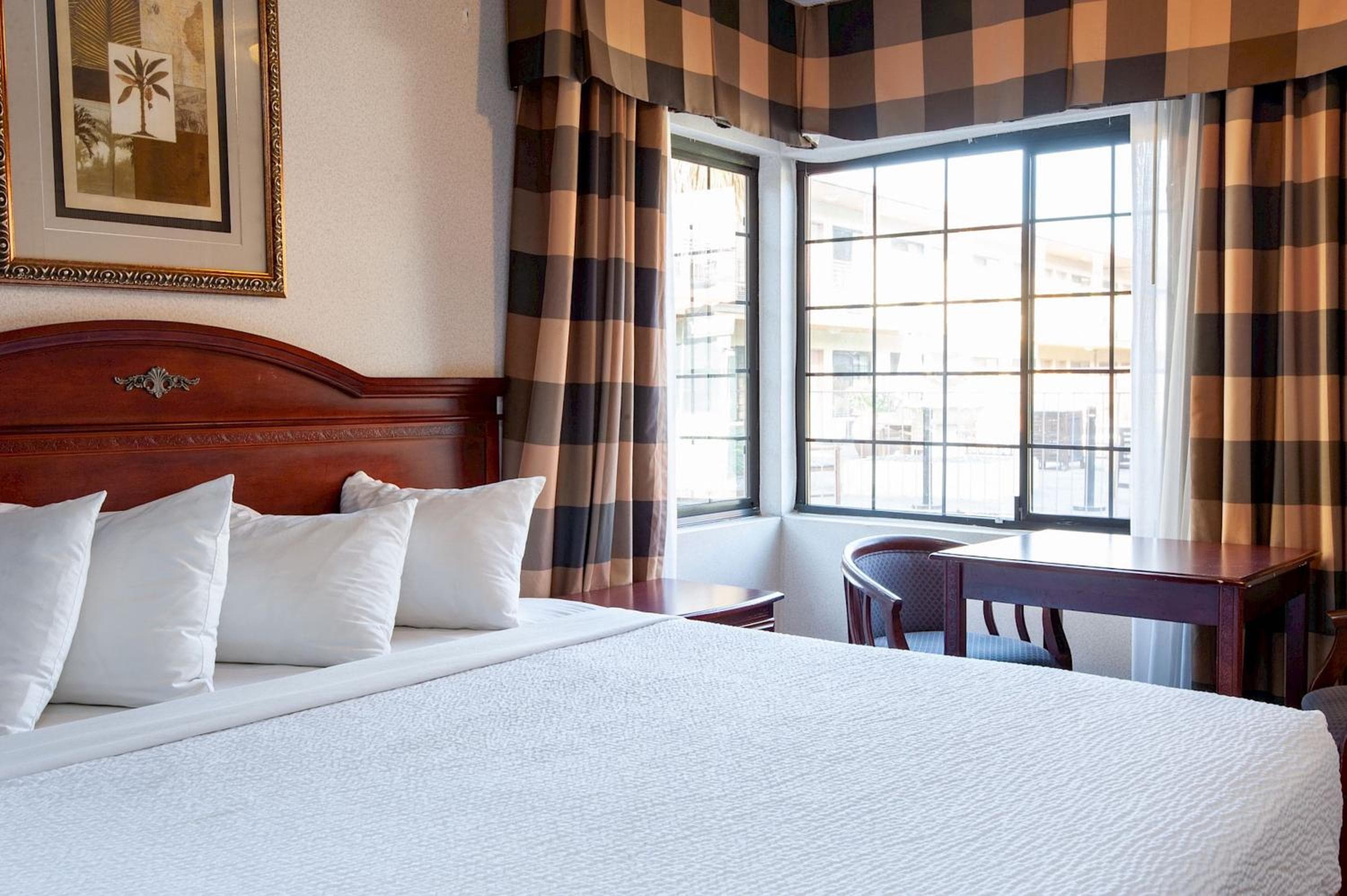 Studio City Court Yard Hotel - Studio City Innenhof Hotel — 27