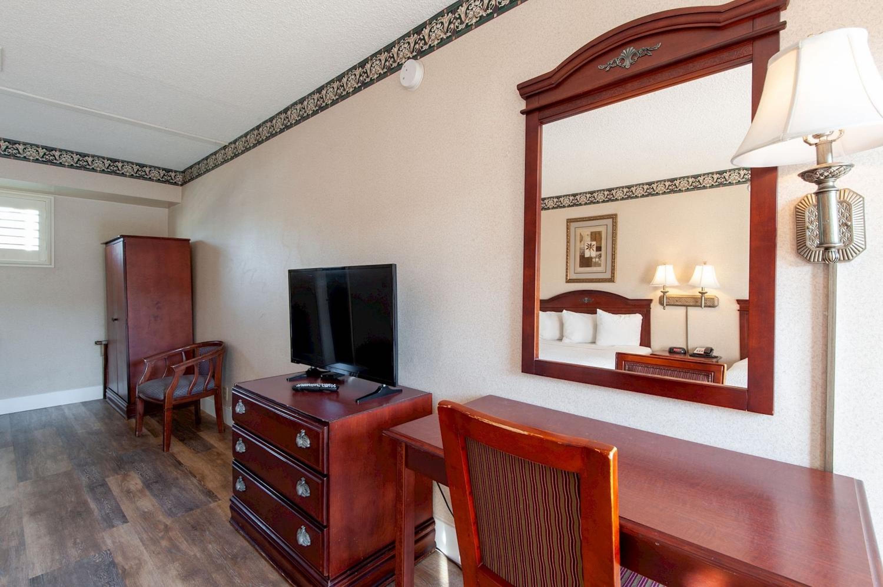 Studio City Court Yard Hotel - Studio City Innenhof Hotel — 25