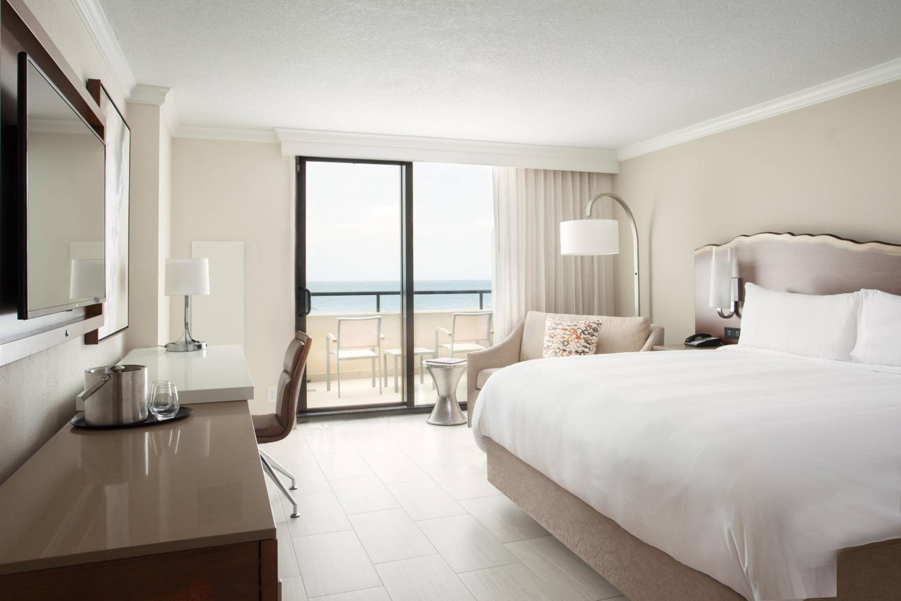 Fort Lauderdale Marriott Harbor Beach Resort & Spa — 9
