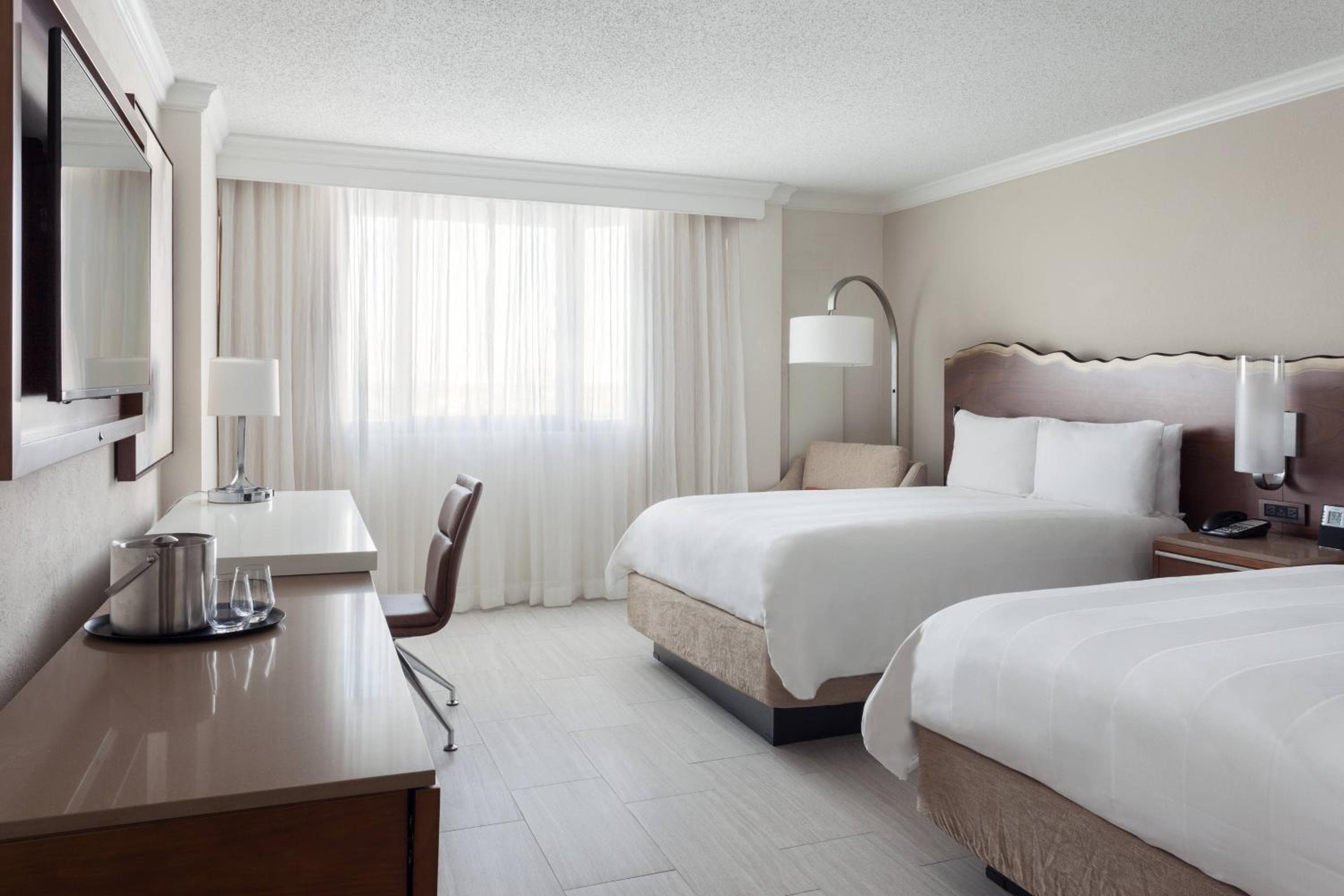 Fort Lauderdale Marriott Harbor Beach Resort & Spa — 15