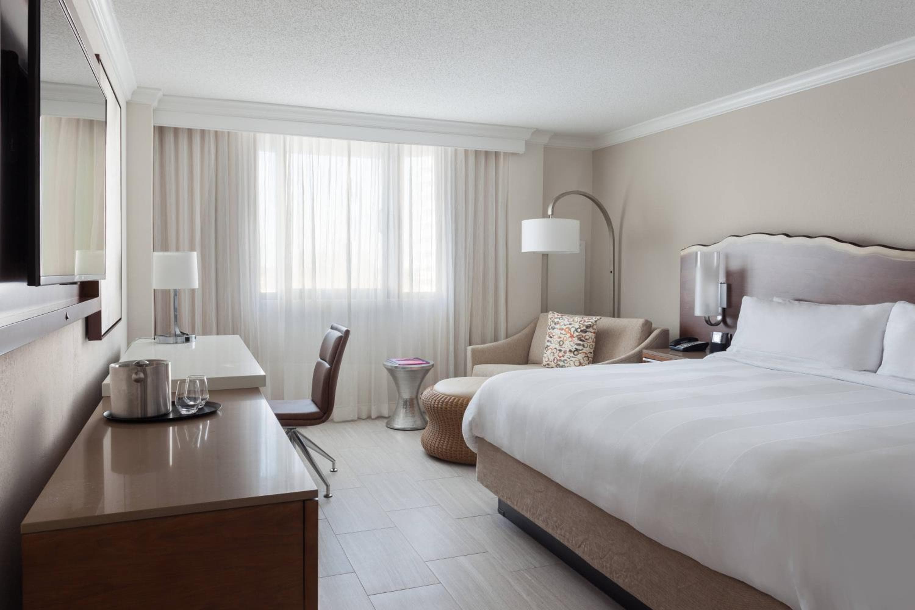 Fort Lauderdale Marriott Harbor Beach Resort & Spa — 17
