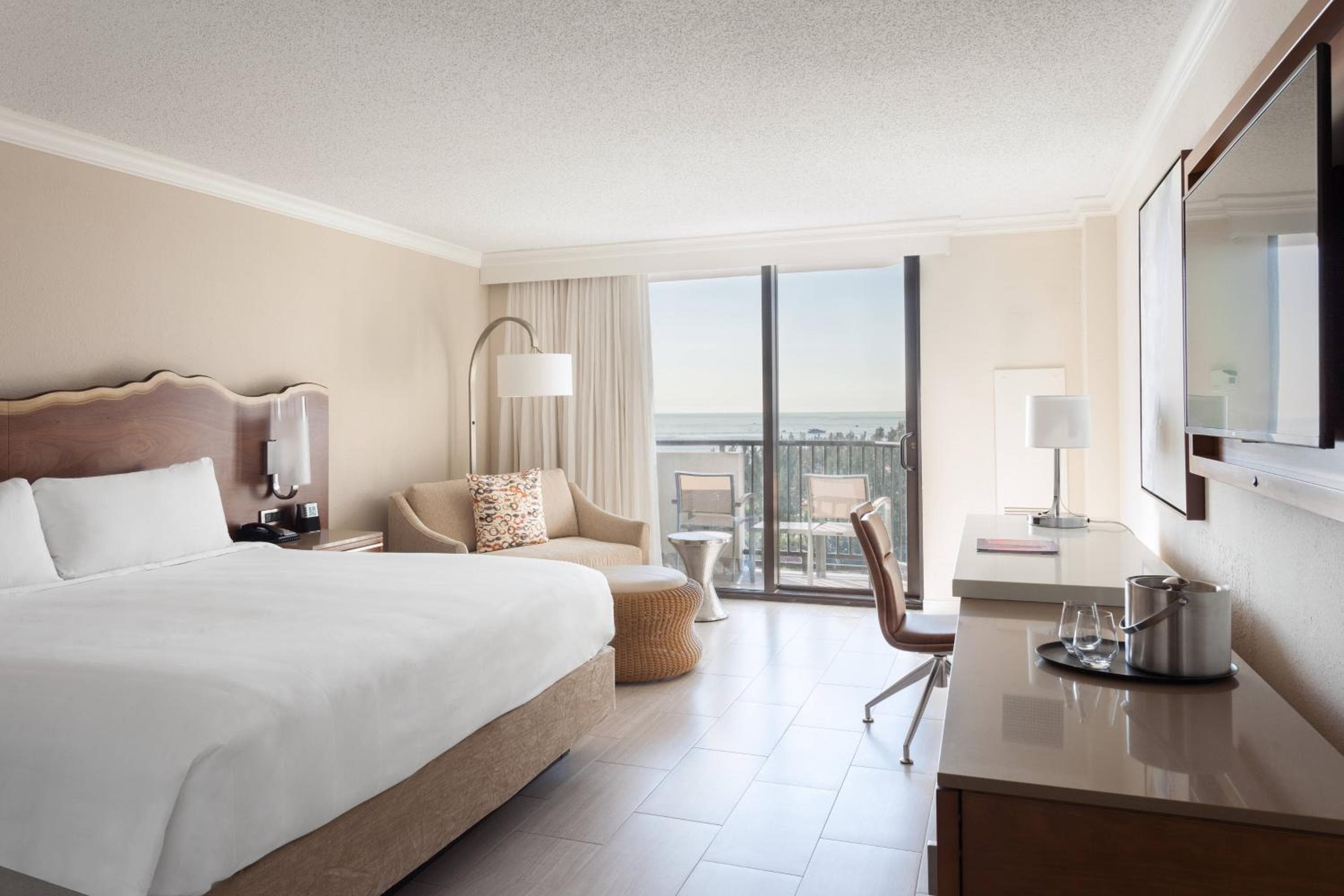 Fort Lauderdale Marriott Harbor Beach Resort & Spa — 13