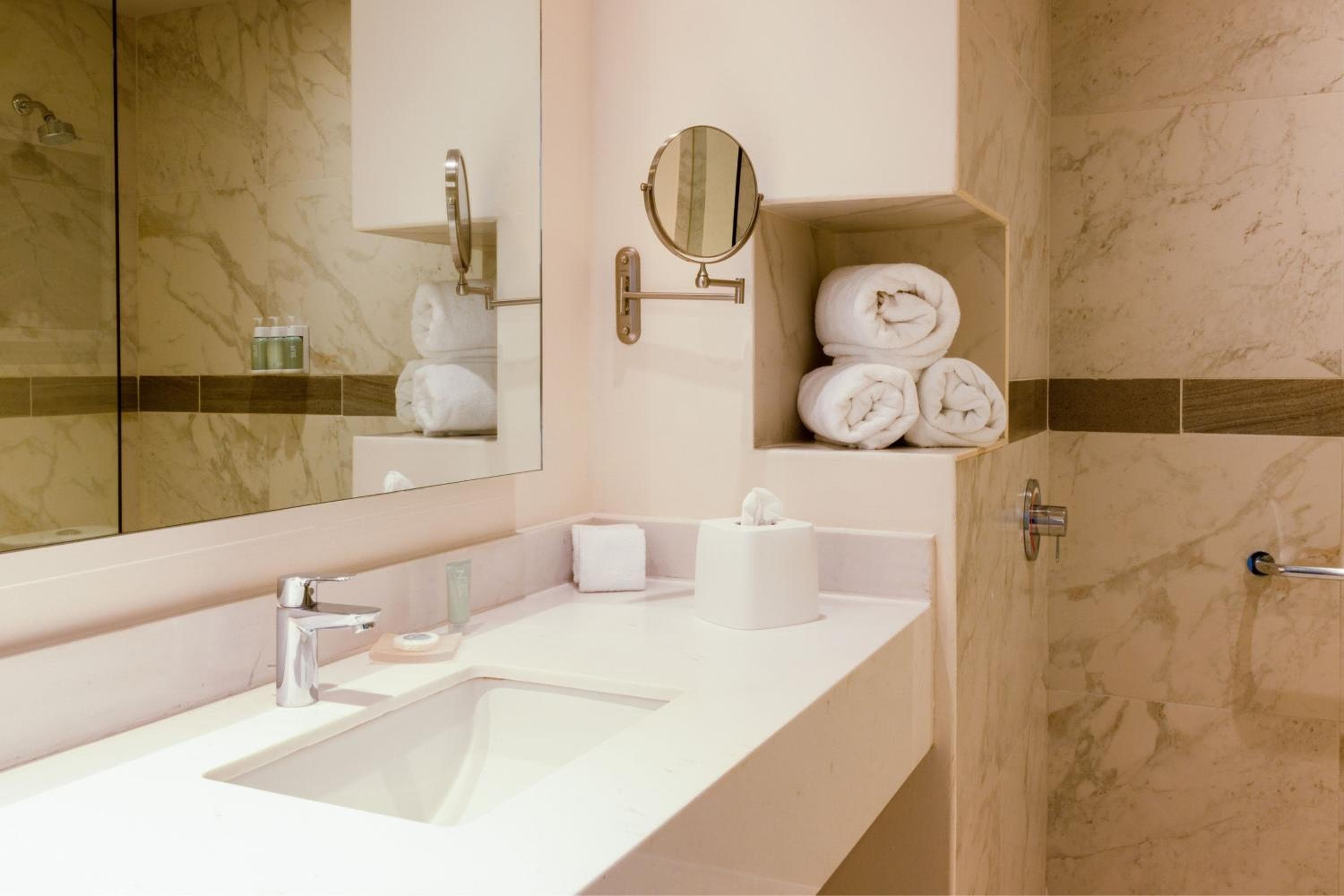 Courtyard by Marriott Ciudad de México Vallejo — 12