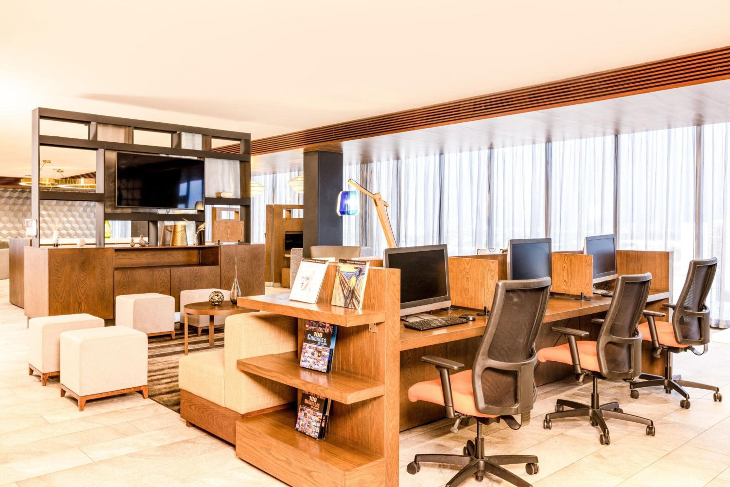 Courtyard by Marriott Ciudad de México Vallejo — 17