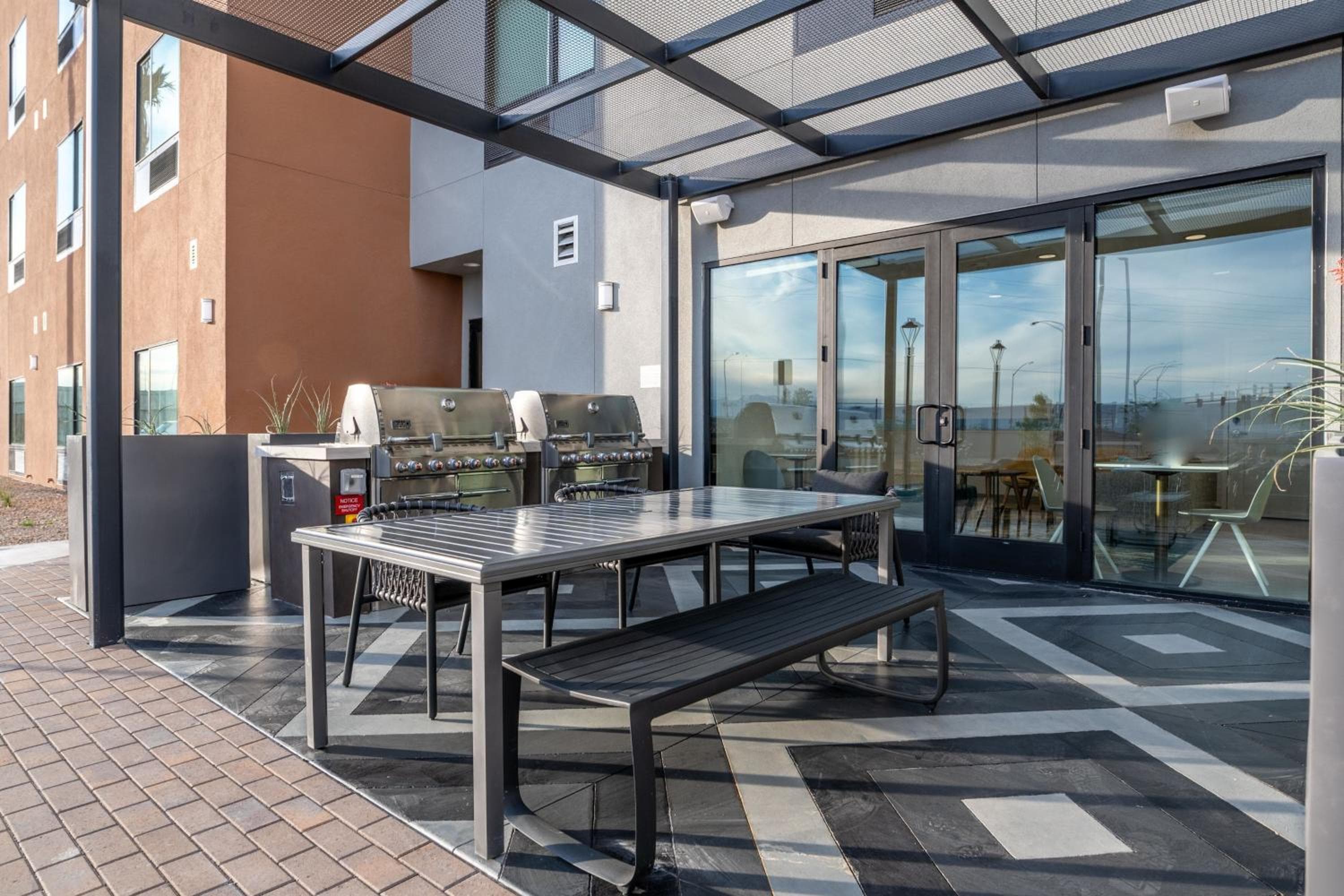 TownePlace Suites by Marriott Las Vegas North I-15 — 24