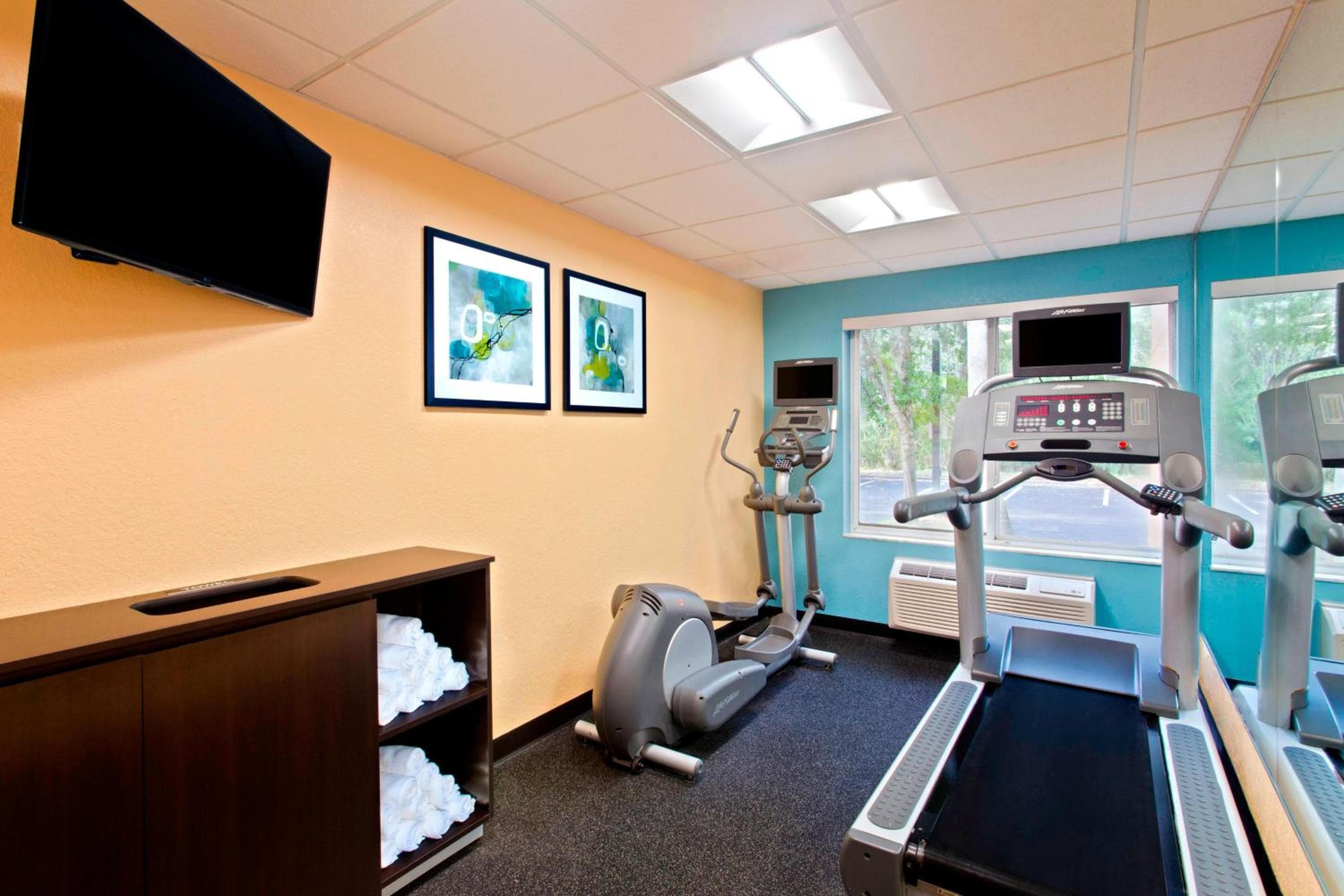 Fairfield Inn & Suites by Marriott Tampa Brandon — 24