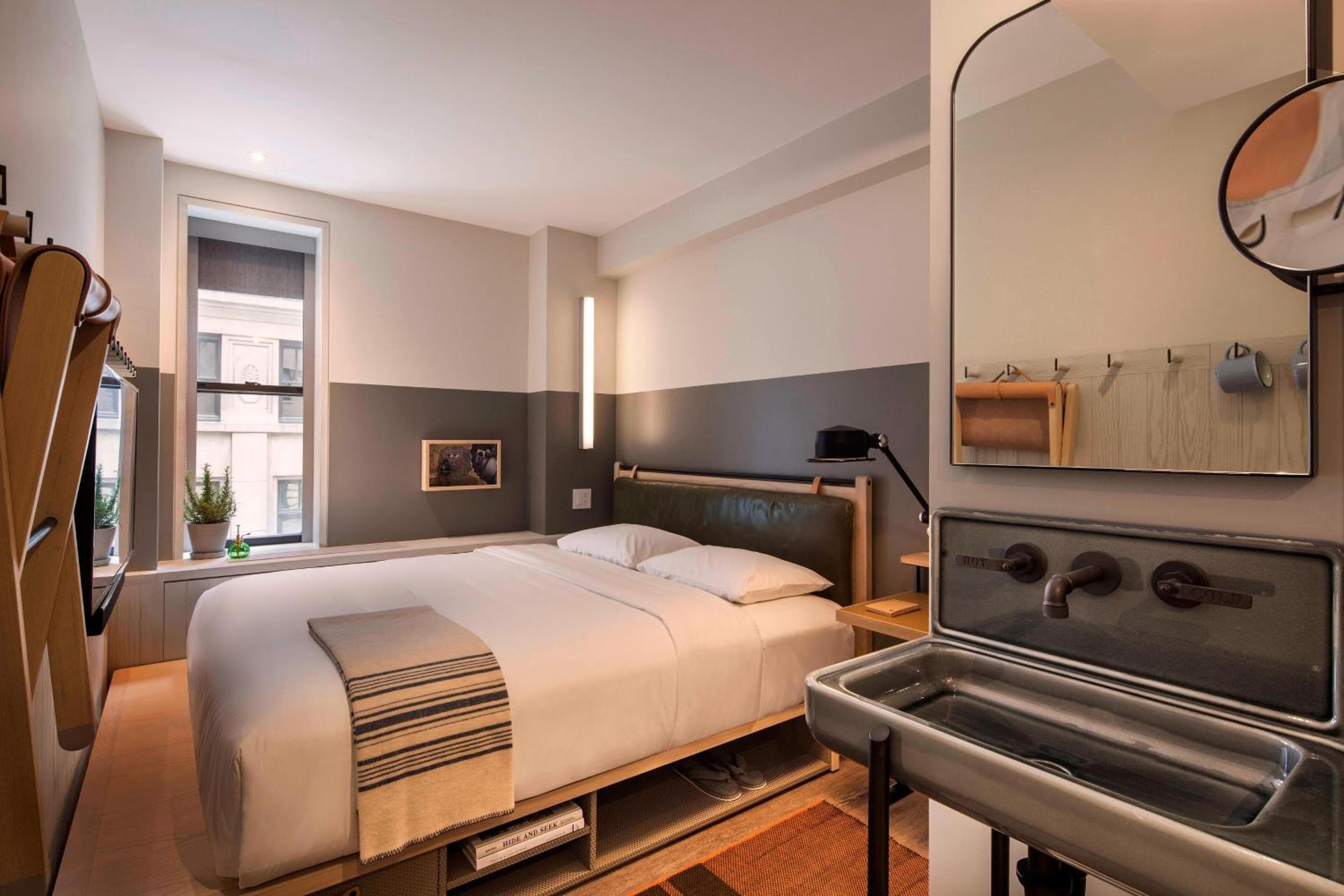 MOXY NYC Times Square — 19