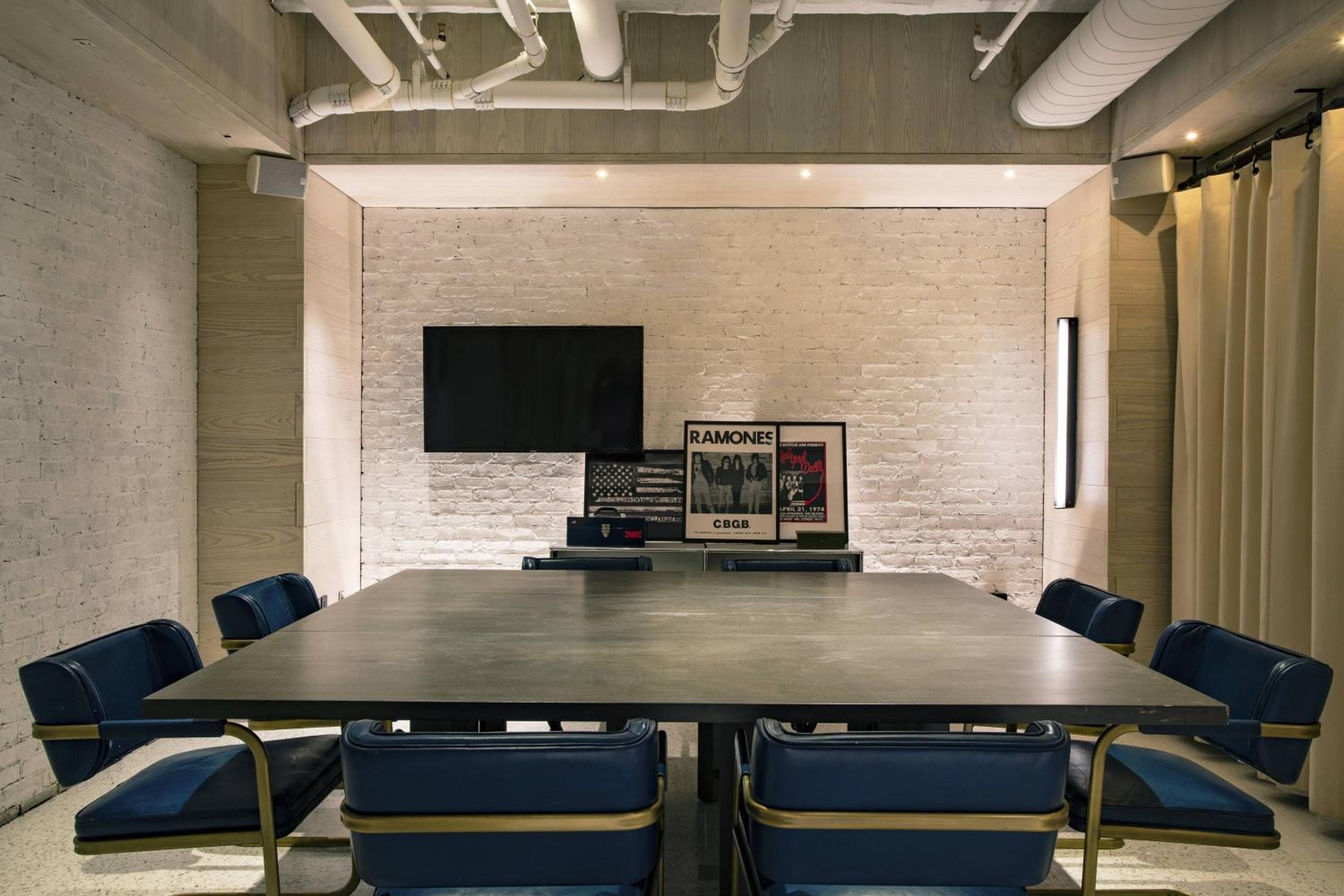 Moxy NYC Times Square — 14