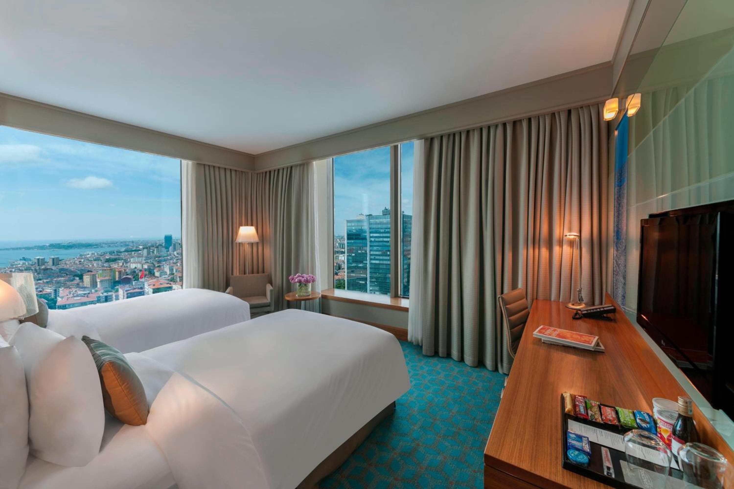 Renaissance Istanbul Polat Bosphorus Hotel — 11