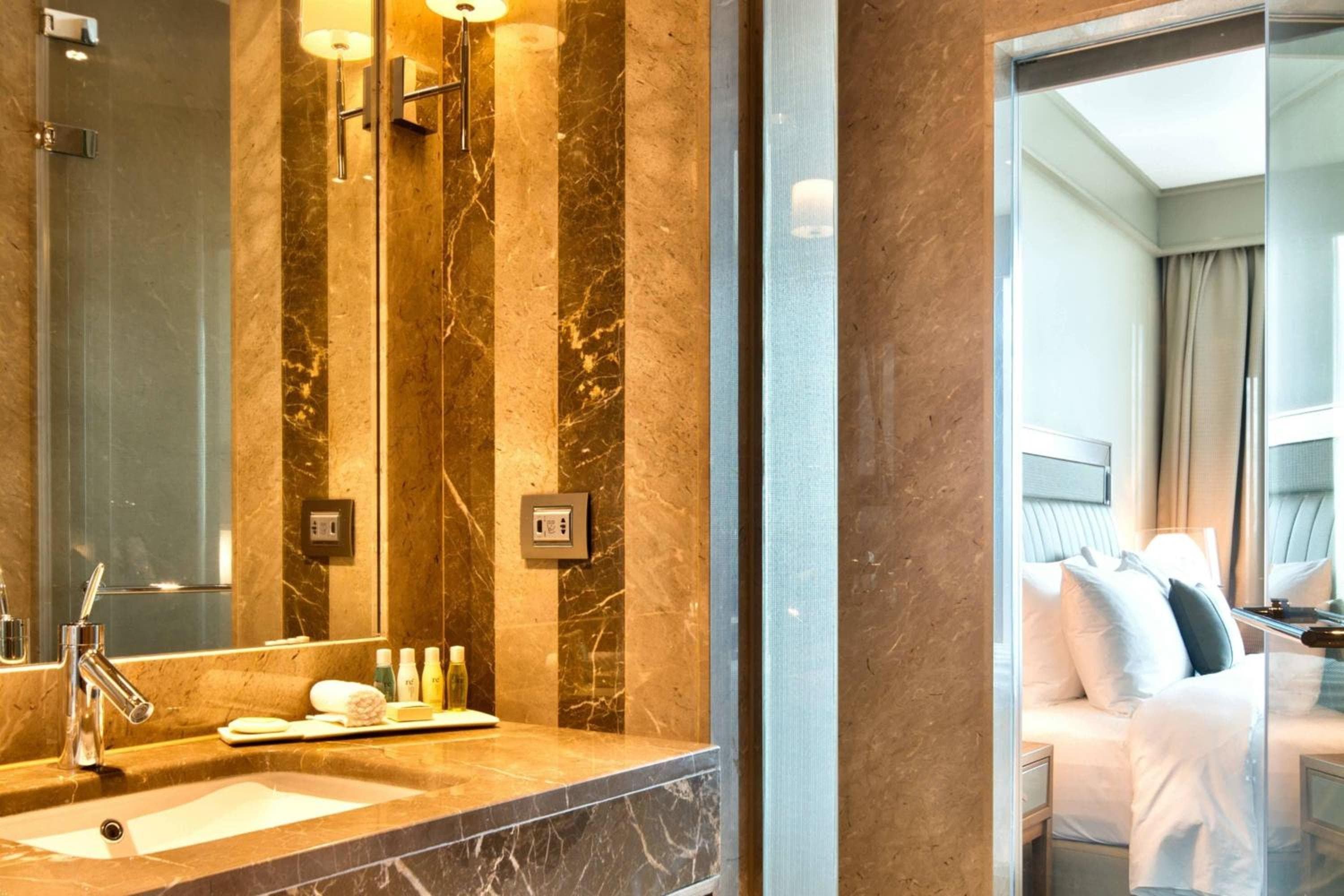 Renaissance Istanbul Polat Bosphorus Hotel — 23