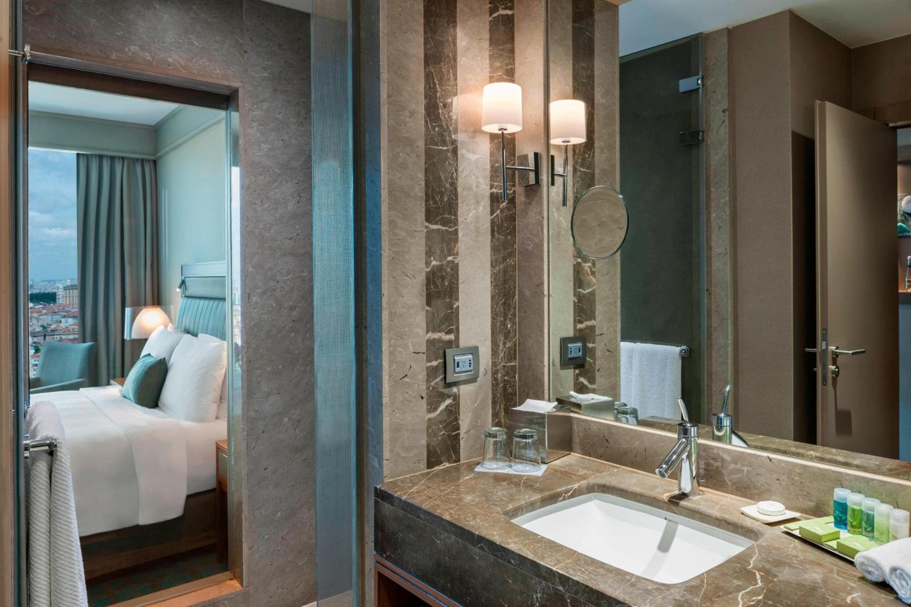 Renaissance Istanbul Polat Bosphorus Hotel — 24