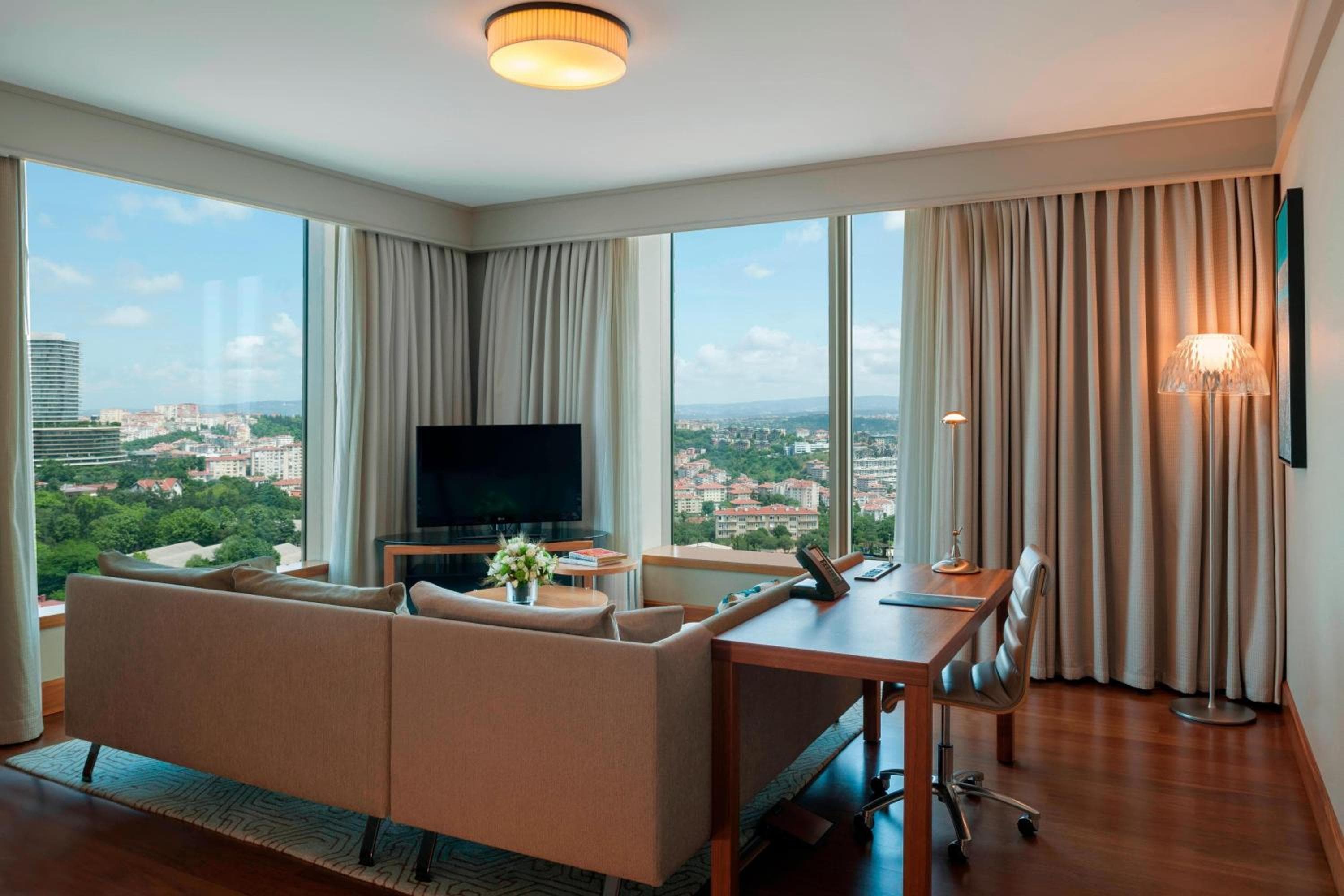 Renaissance Istanbul Polat Bosphorus Hotel — 2