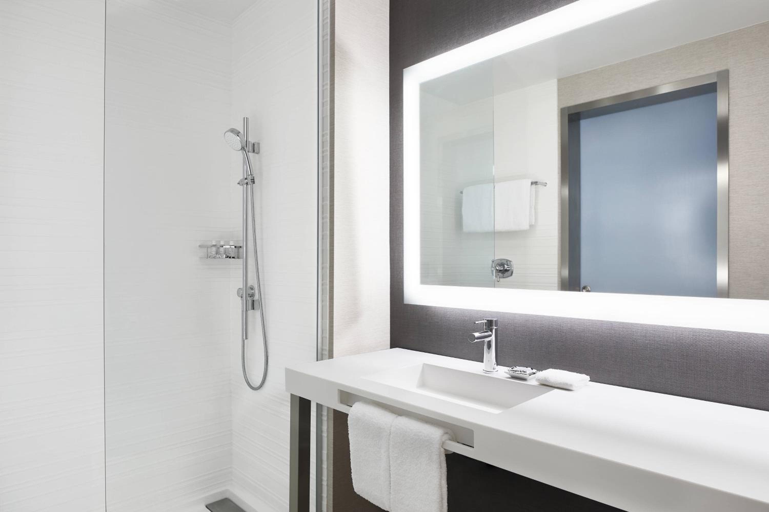 AC Hotel by Marriott Los Angeles South Bay — 10
