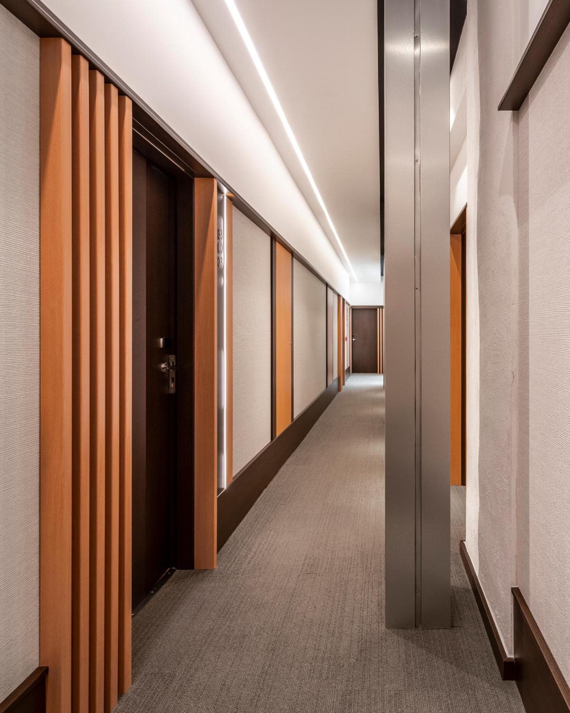 nQn Aparts & Suites Sevilla — 4