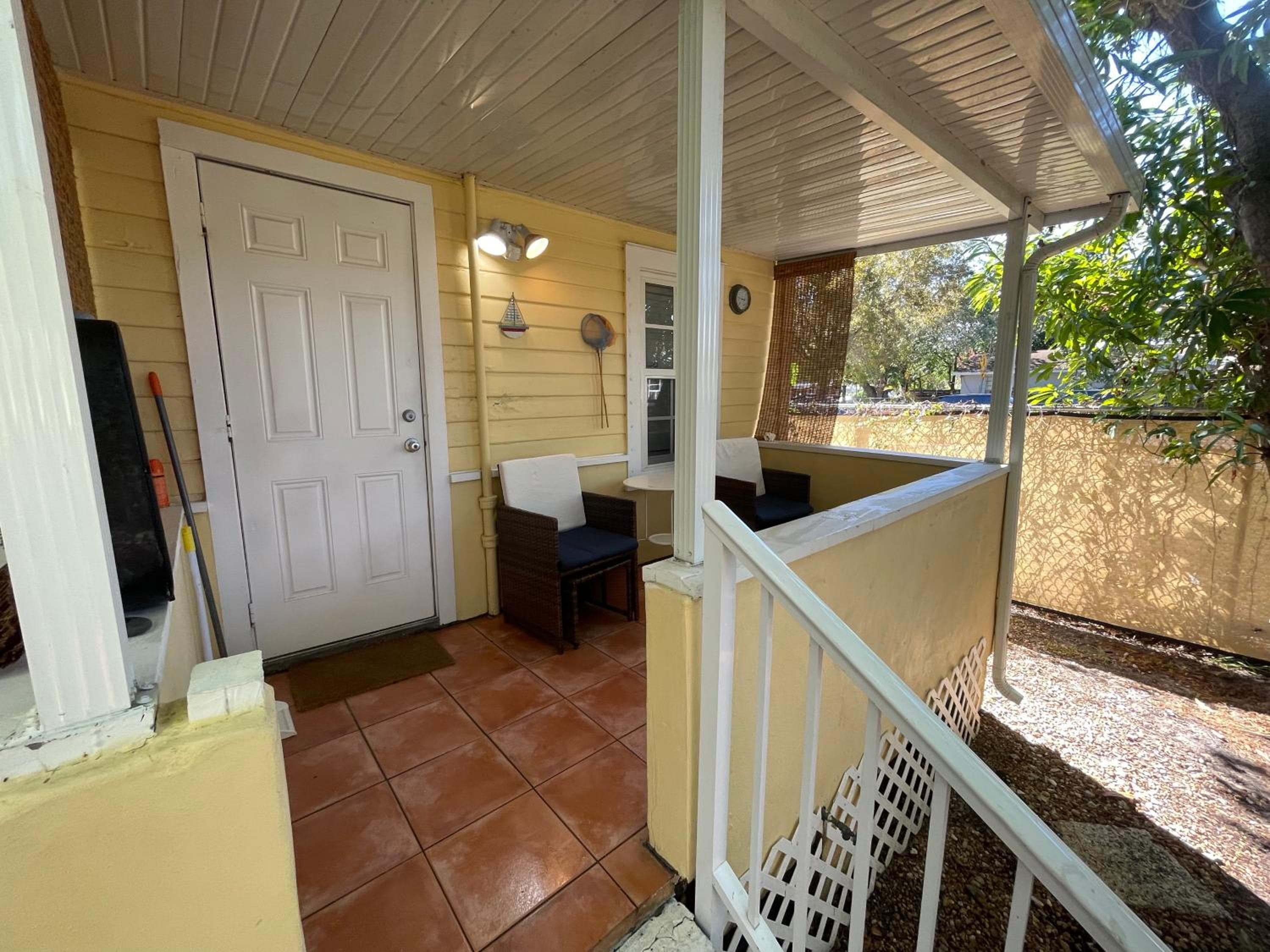 Dimora storica in stile Key West a Coconut Grove in Florida La Casa Gialla — 9