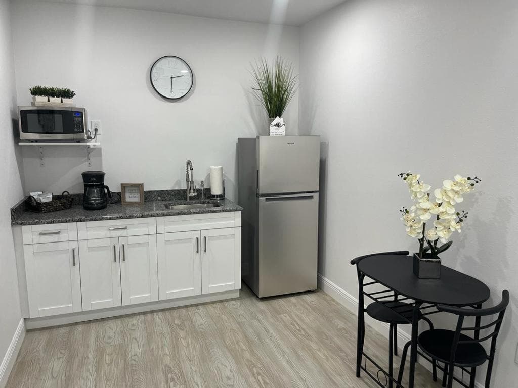 Incredible comfortable apartments near the airport and beaches — 24
