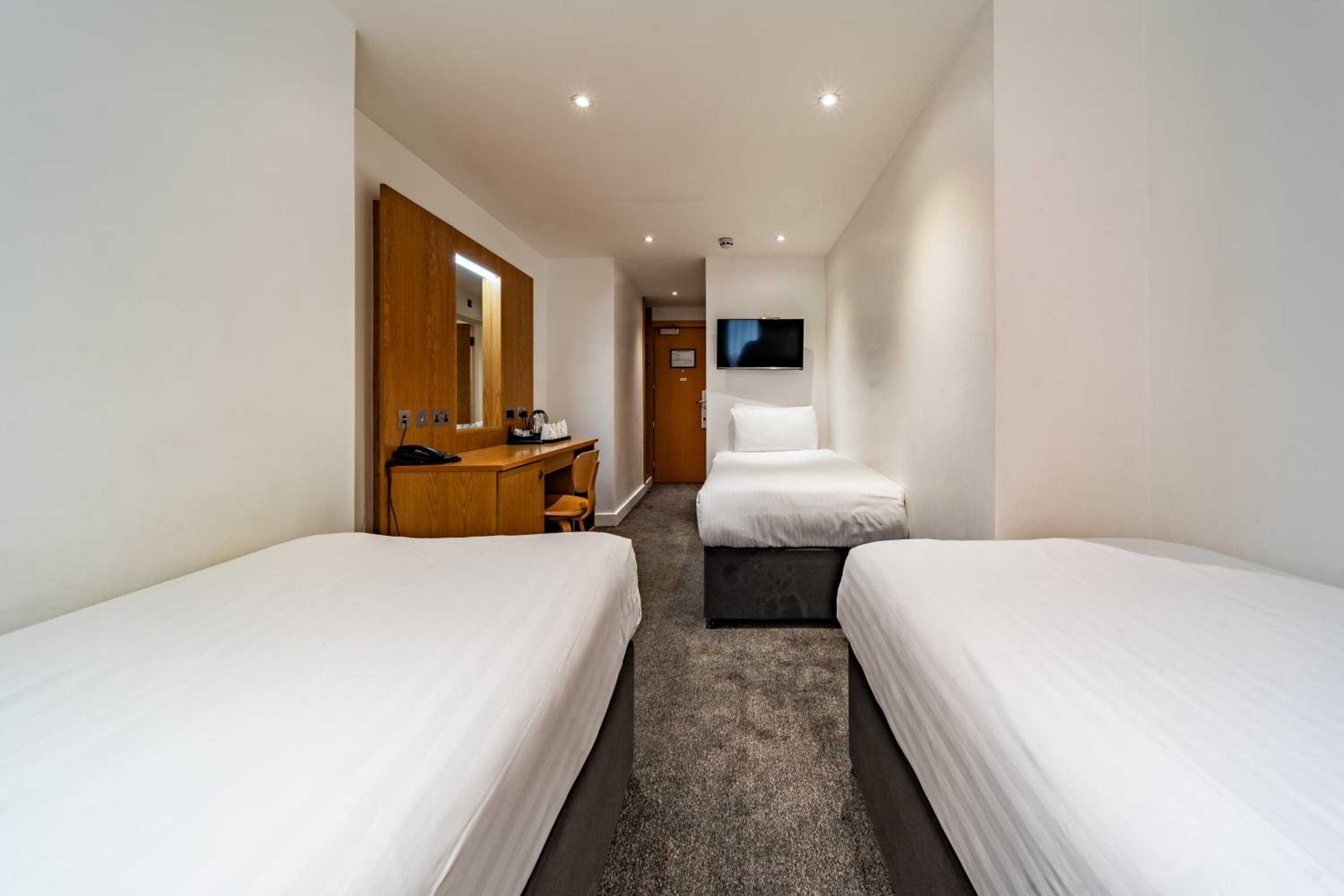 Central Park Hotel — 4