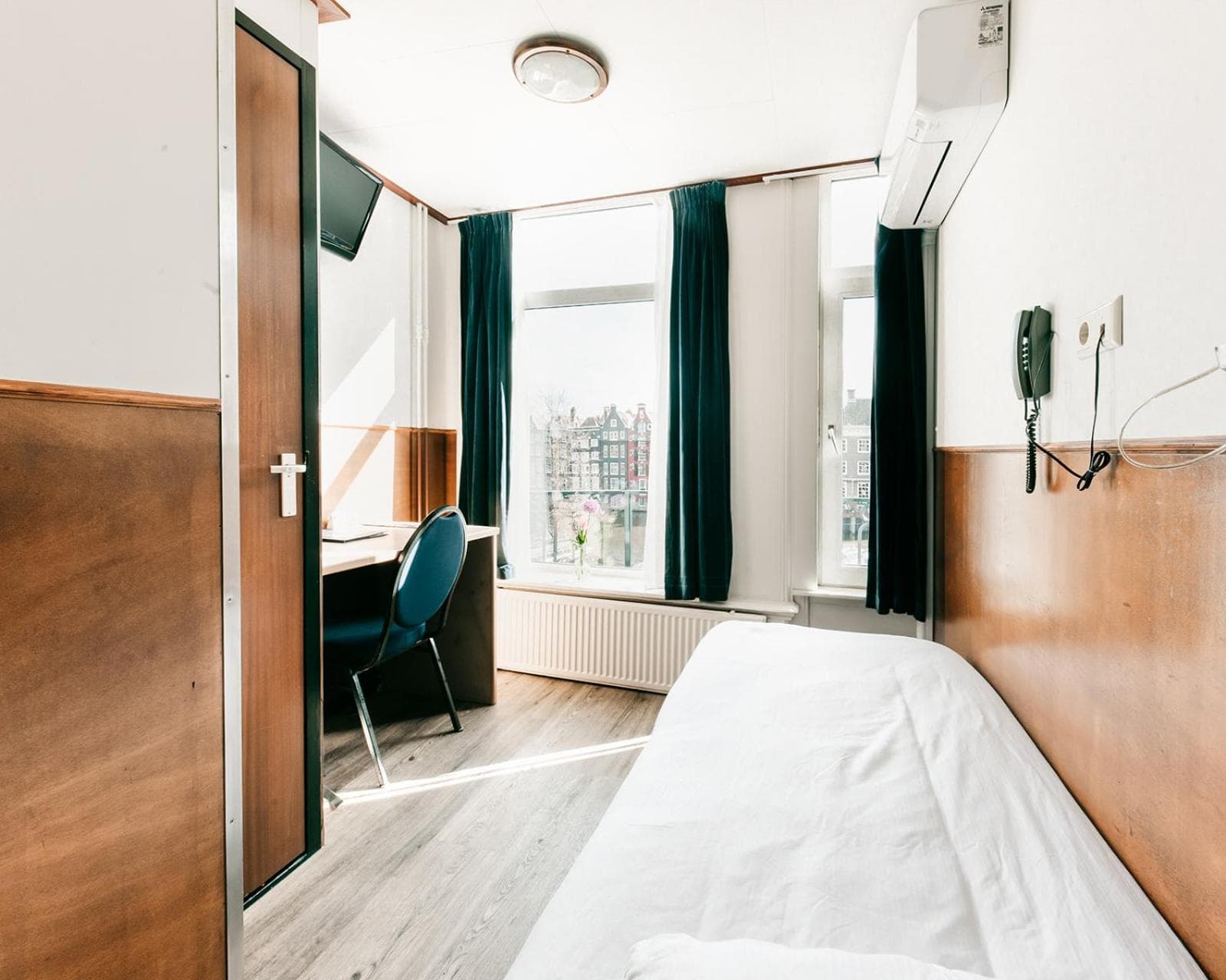 Hotel van Gelder — 17