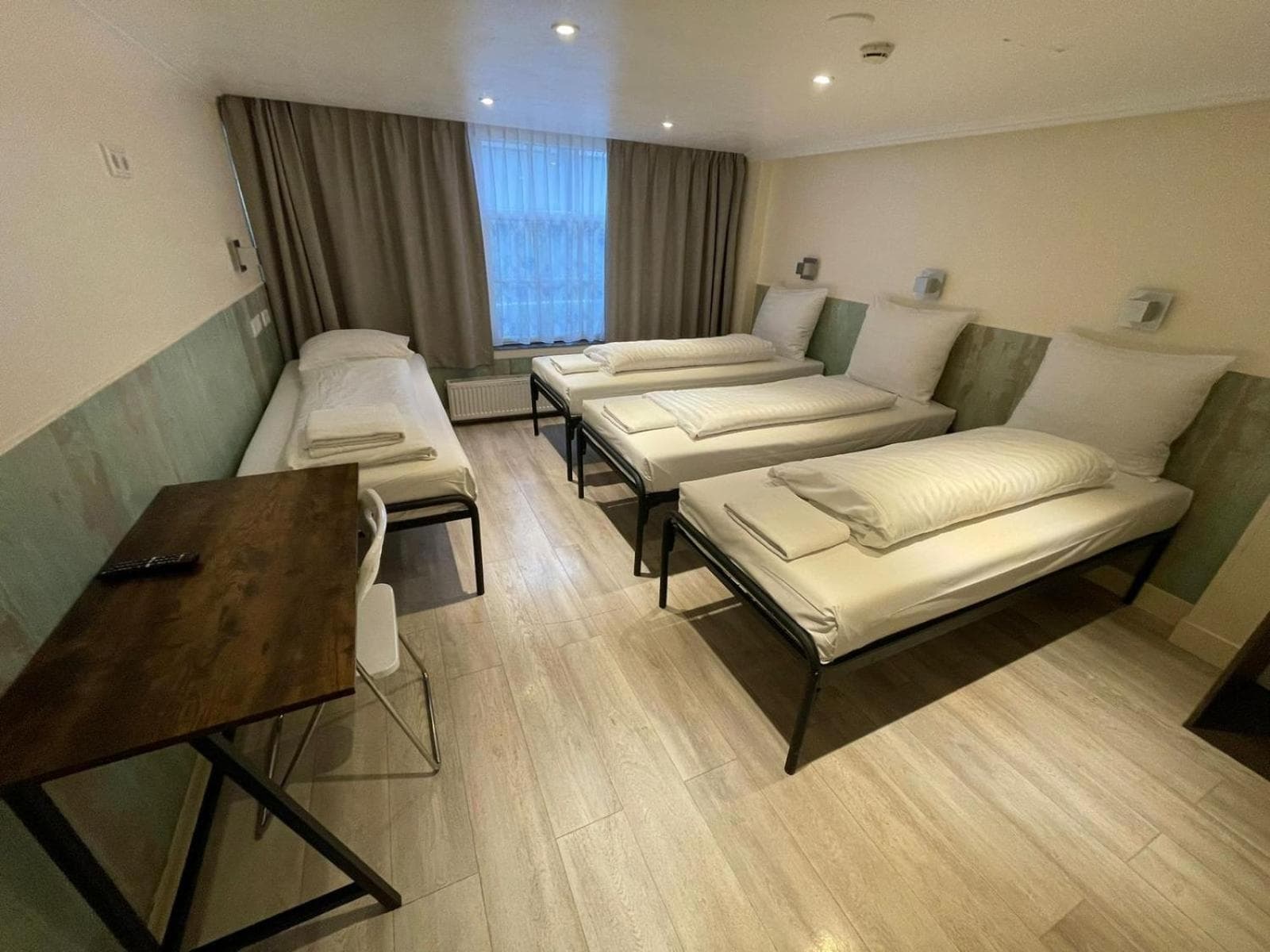 Hotel Damrak Inn — 15