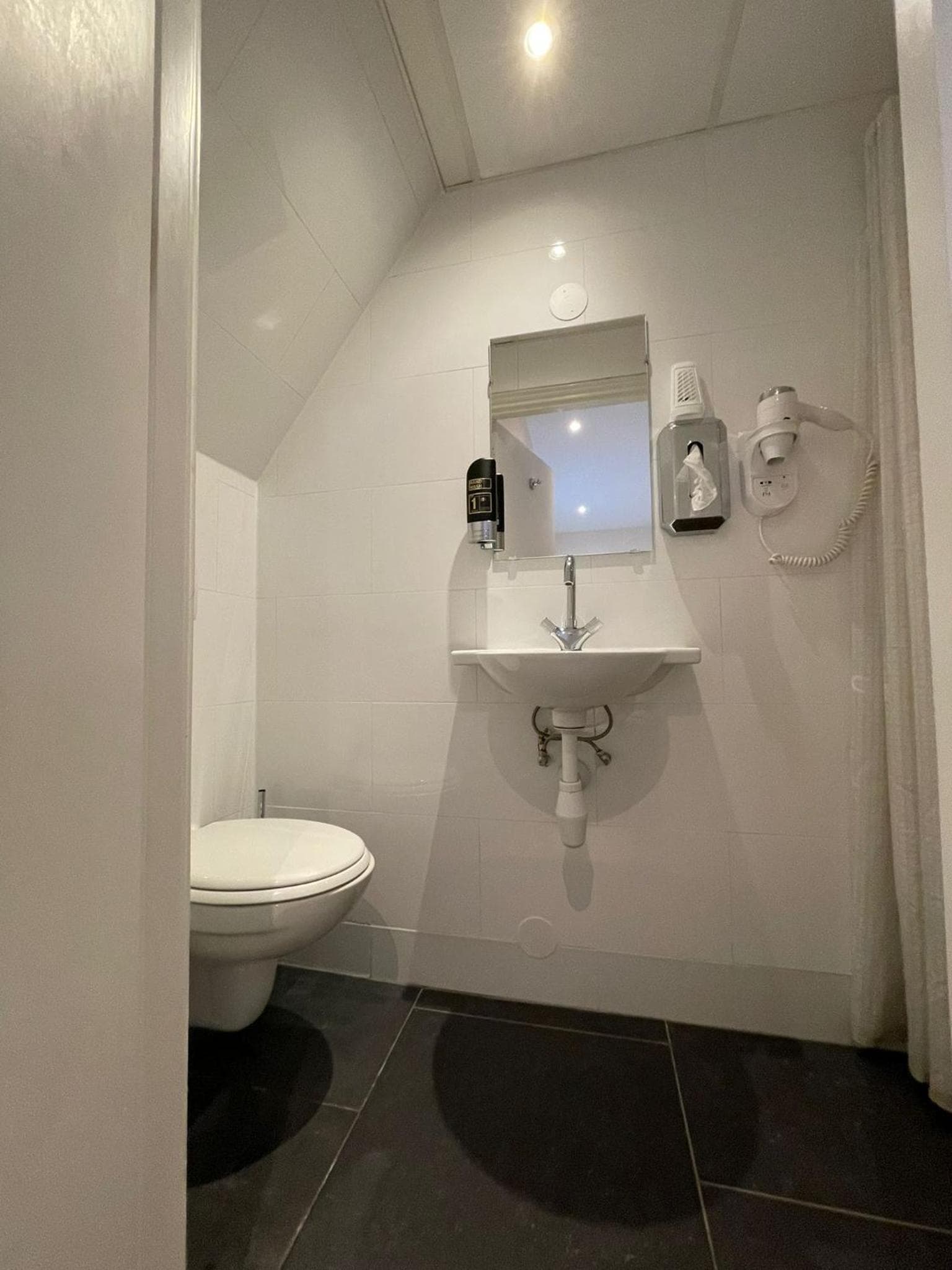 Hotel Damrak Inn — 10
