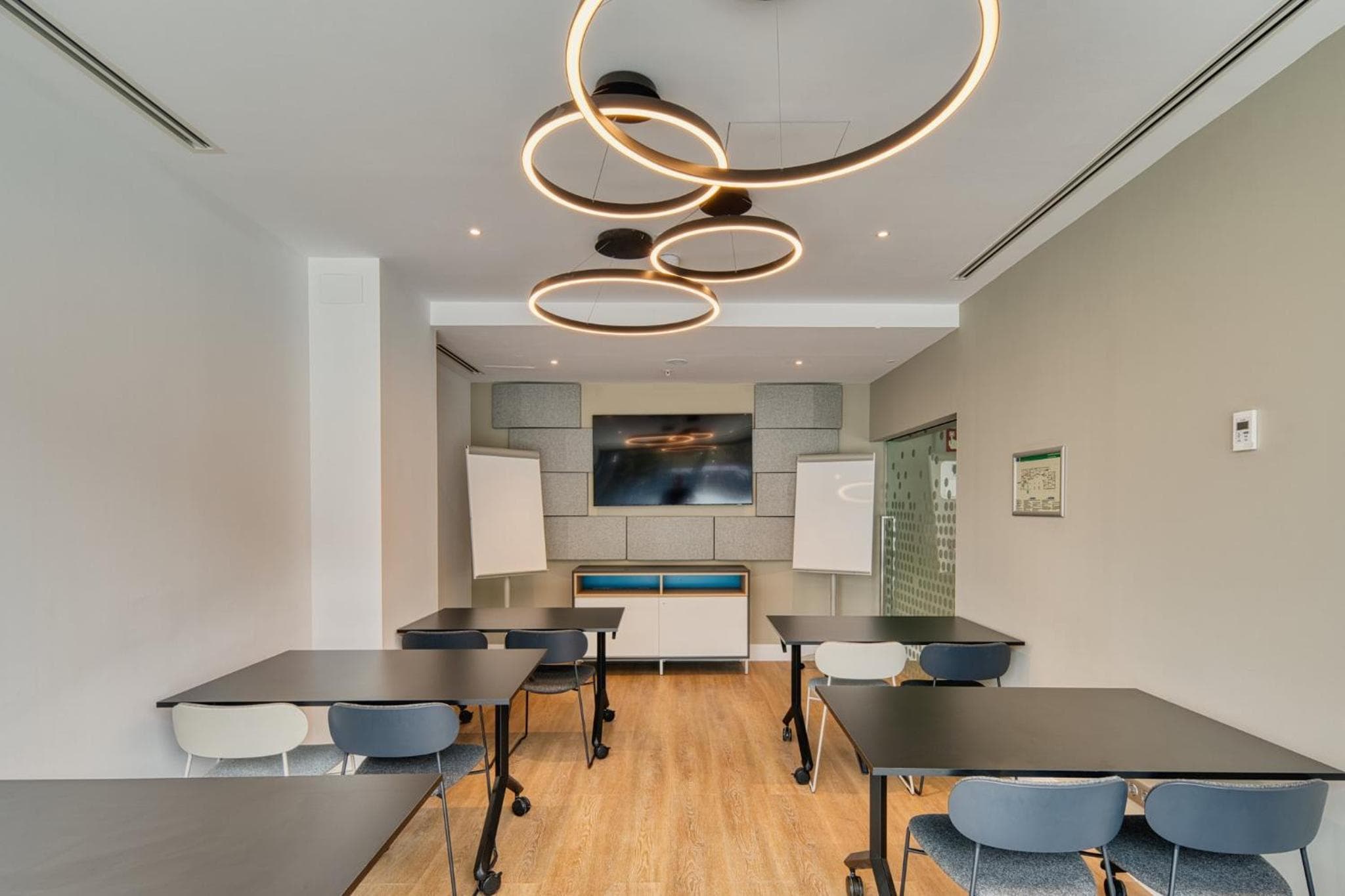 Holiday Inn Express - Madrid - Airport by IHG — 9